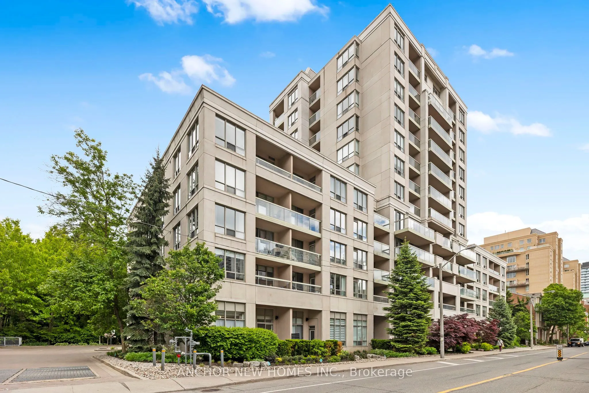 195 Merton Street, #515