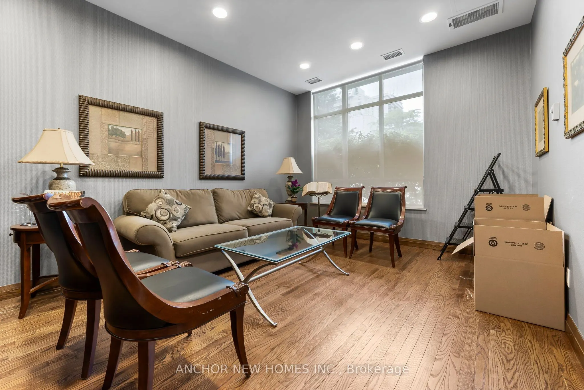 195 Merton Street, #515