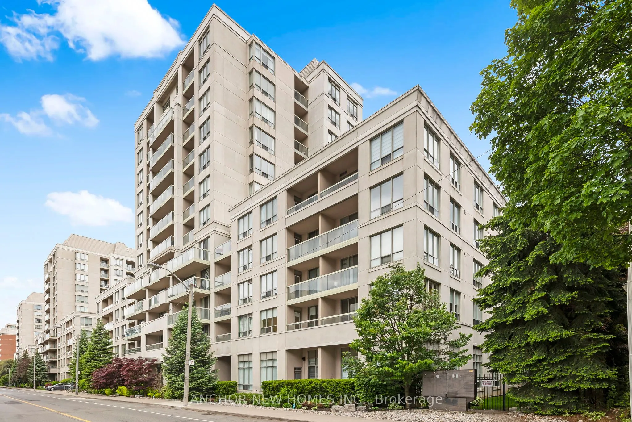 195 Merton Street, #515