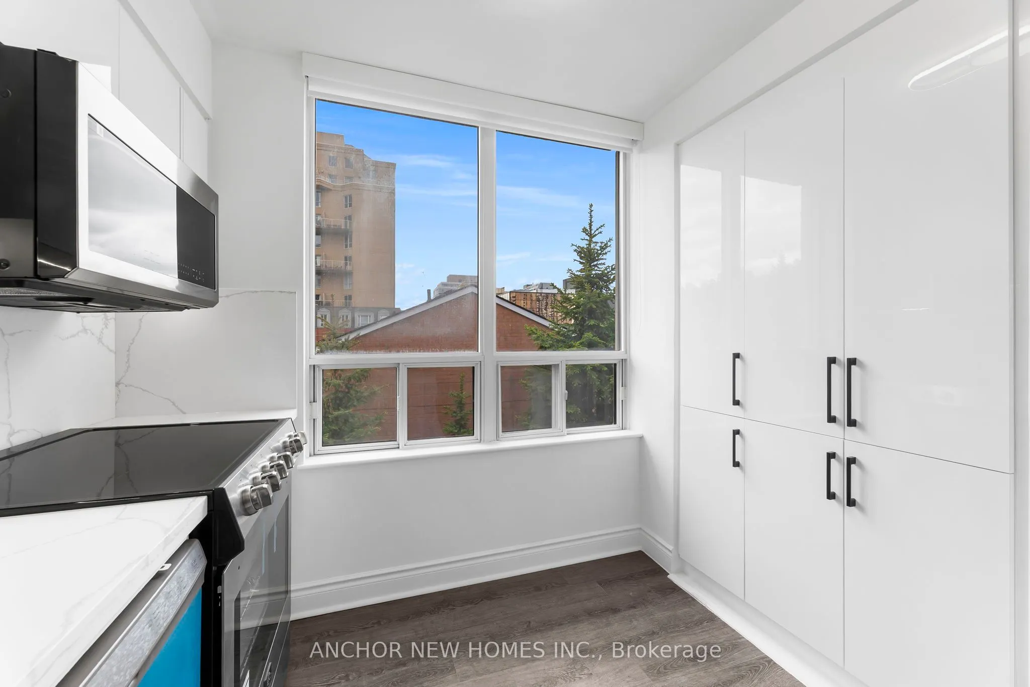 195 Merton Street, #515