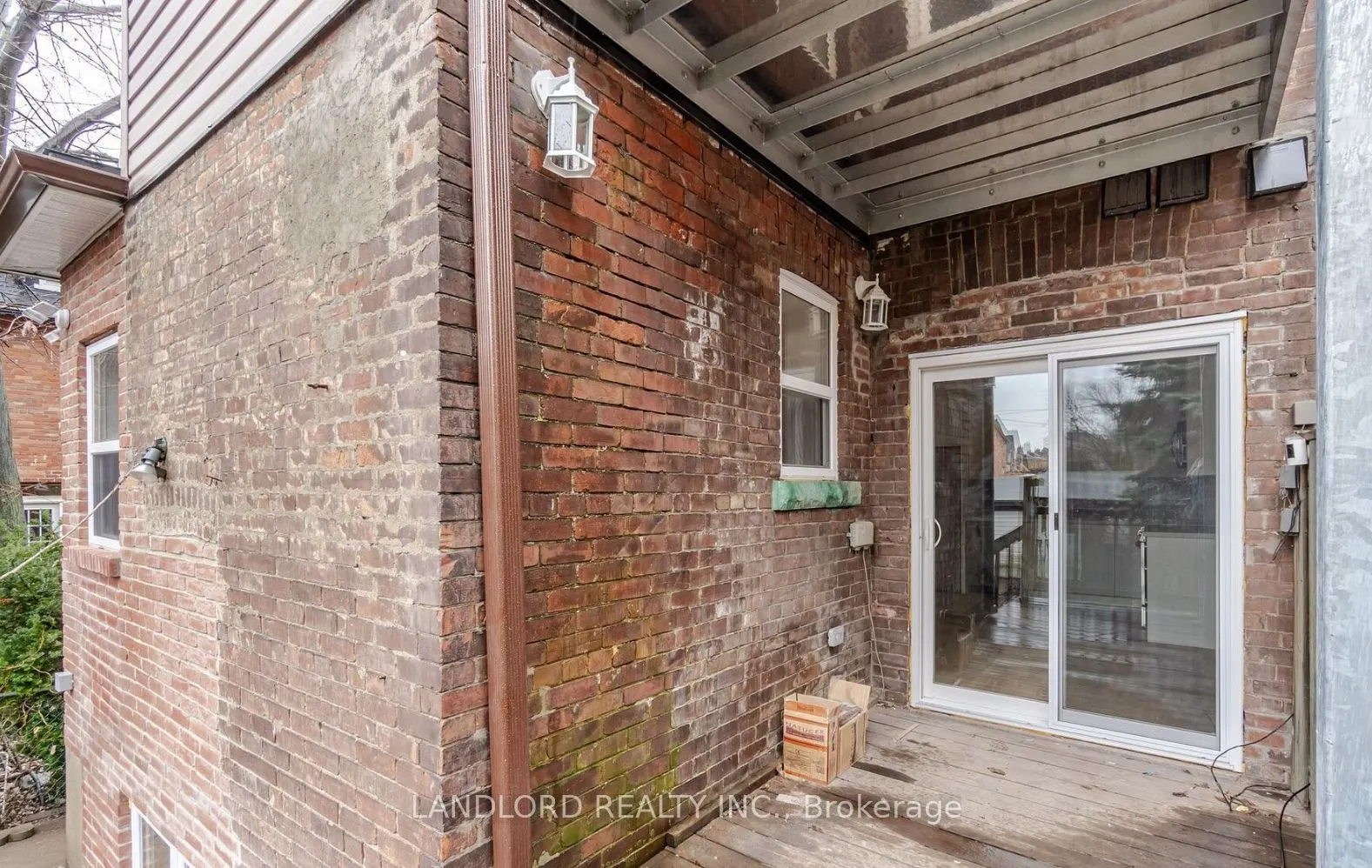 73 Dewson Street, #3rd Fl.