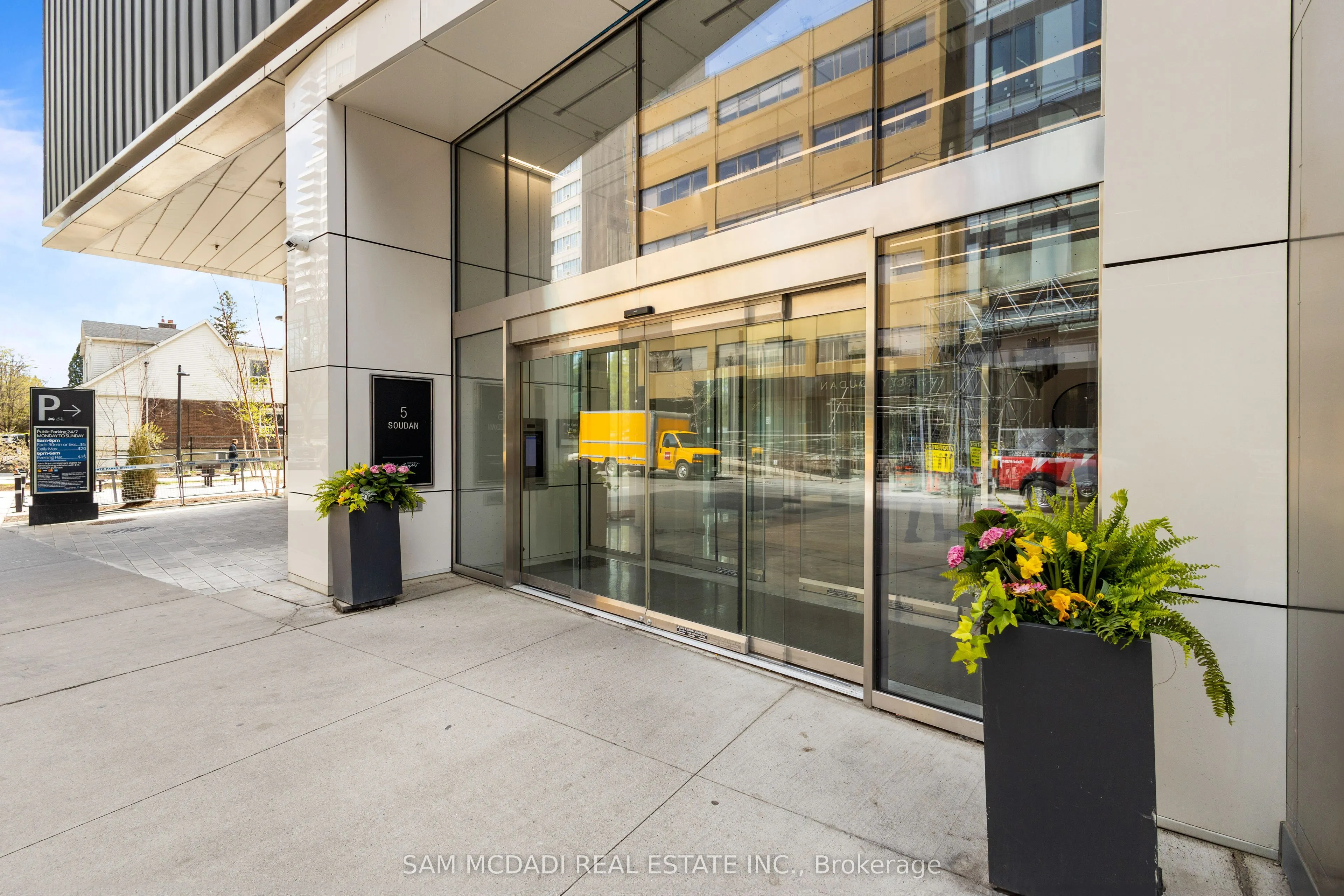 5 Soudan Avenue, #802