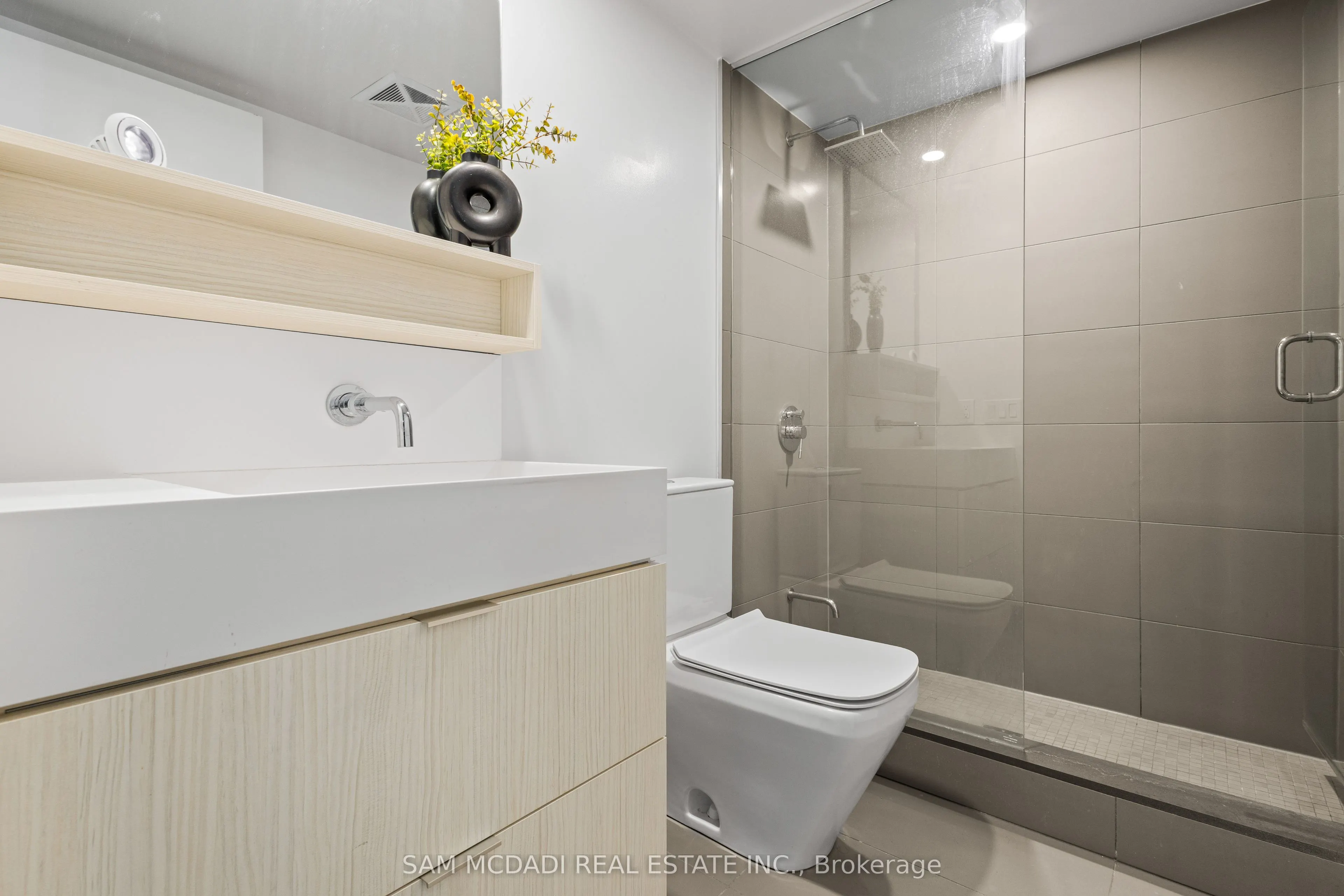 5 Soudan Avenue, #802