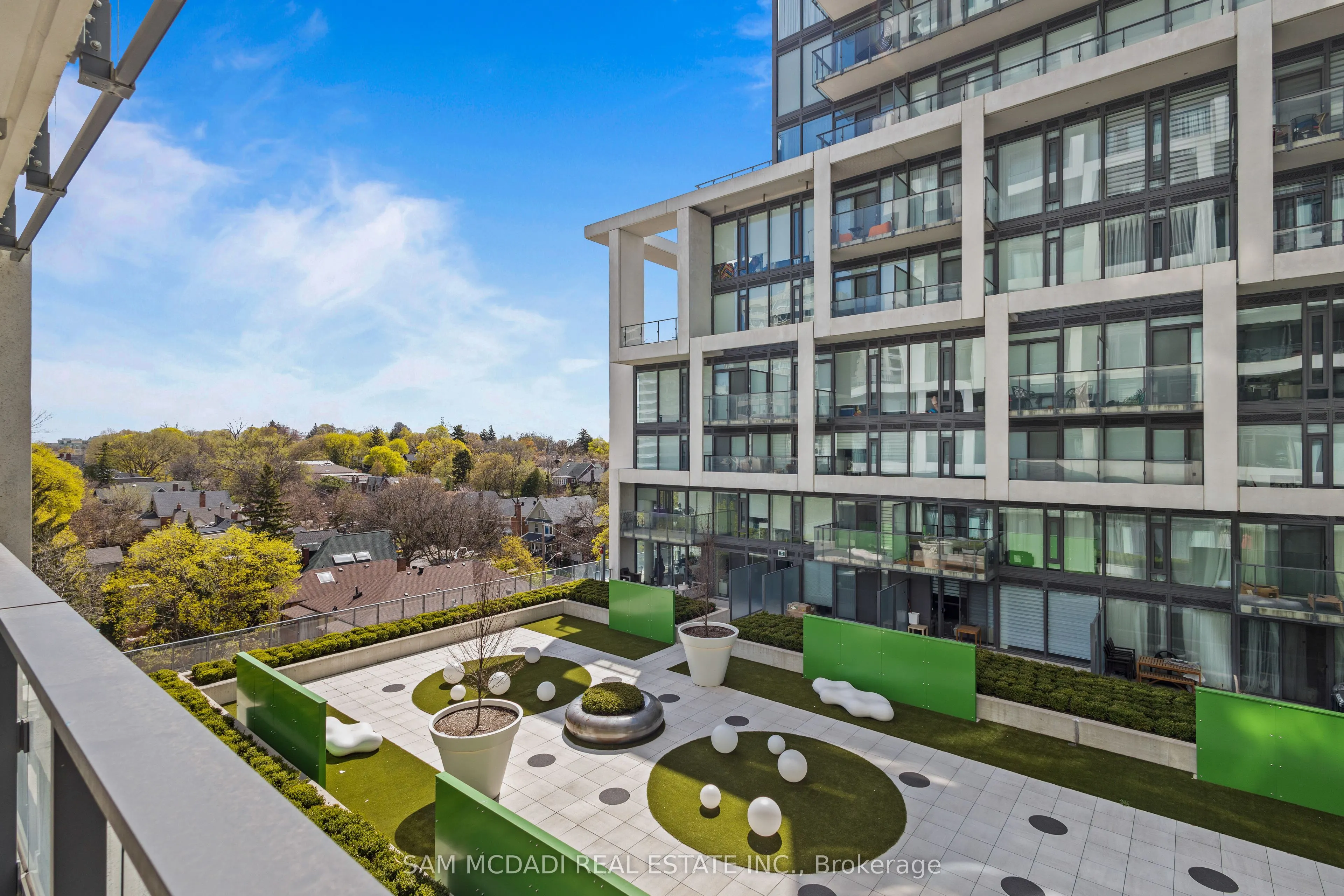 5 Soudan Avenue, #802