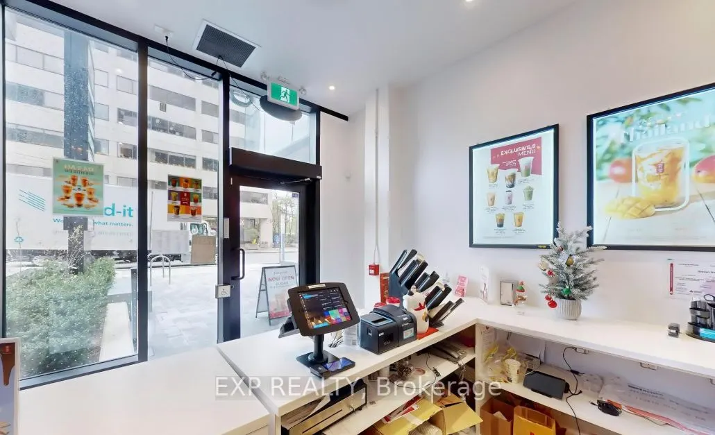 81 St Clair Avenue E, #112
