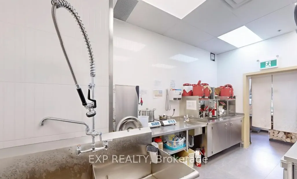 81 St Clair Avenue E, #112