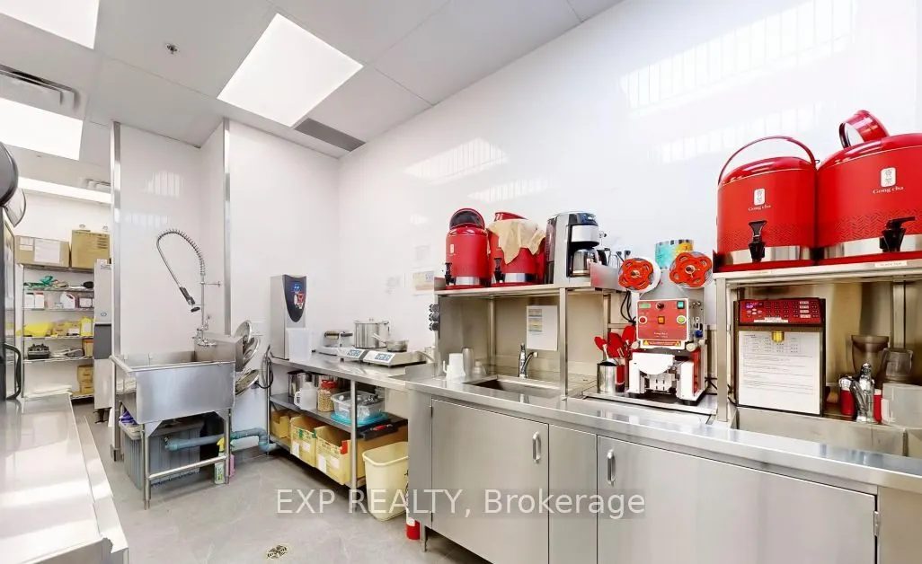 81 St Clair Avenue E, #112