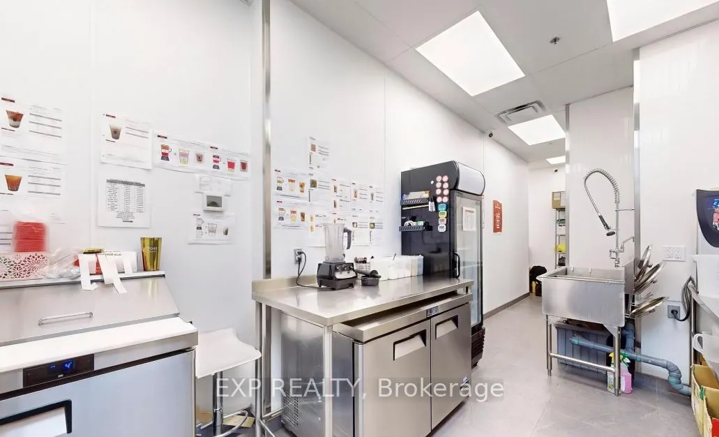 81 St Clair Avenue E, #112