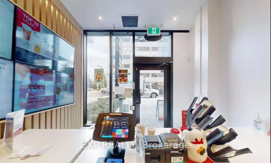 81 St Clair Avenue E, #112