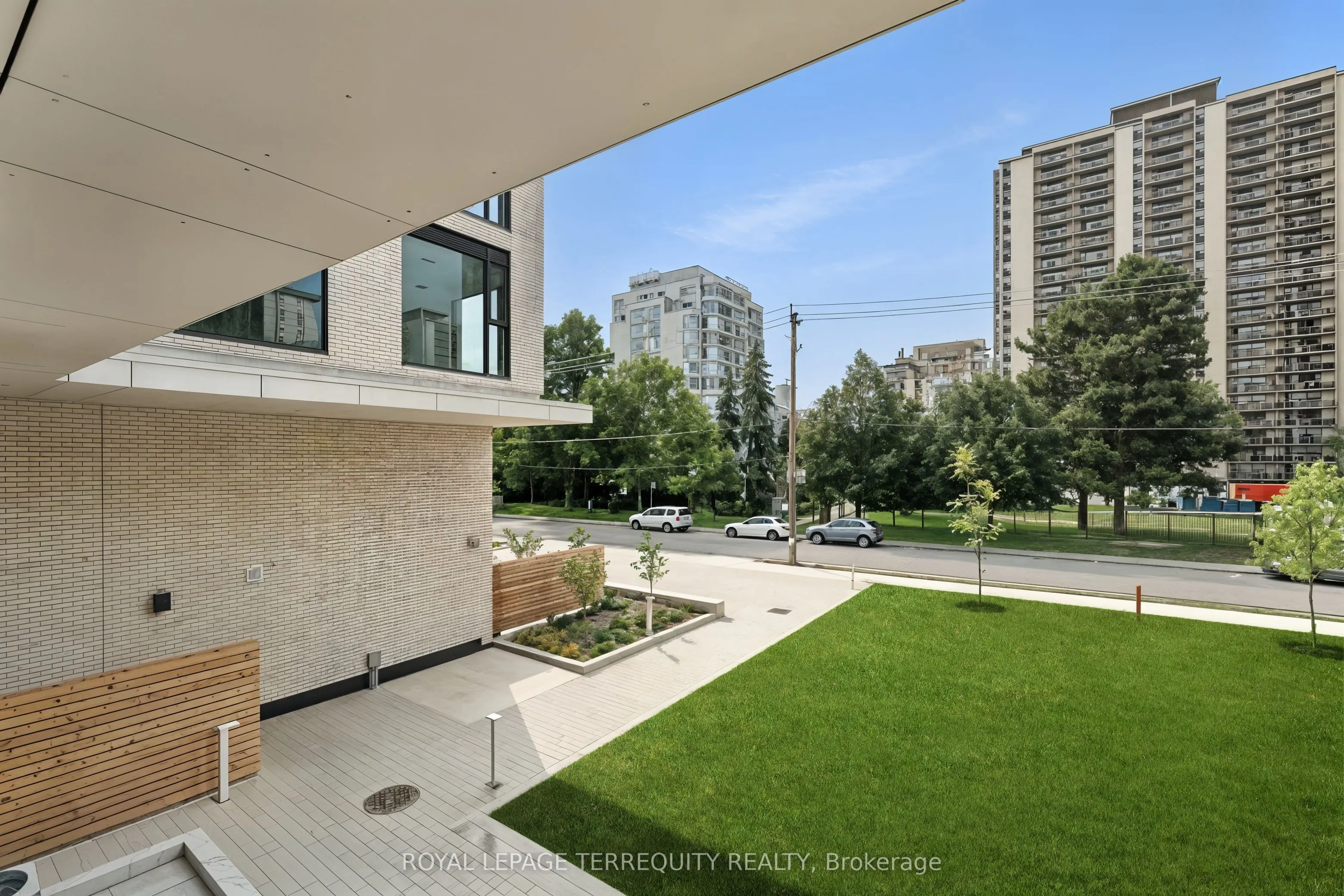 200 Keewatin Avenue, #207