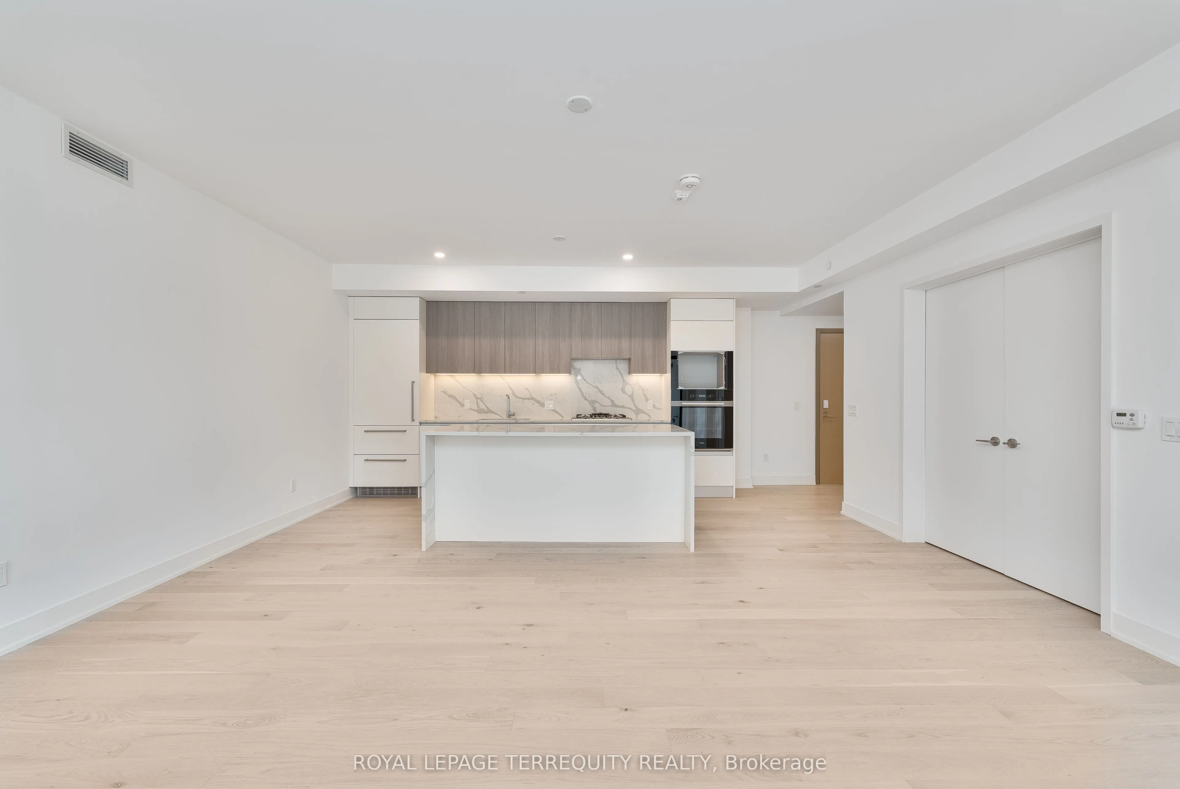 200 Keewatin Avenue, #207