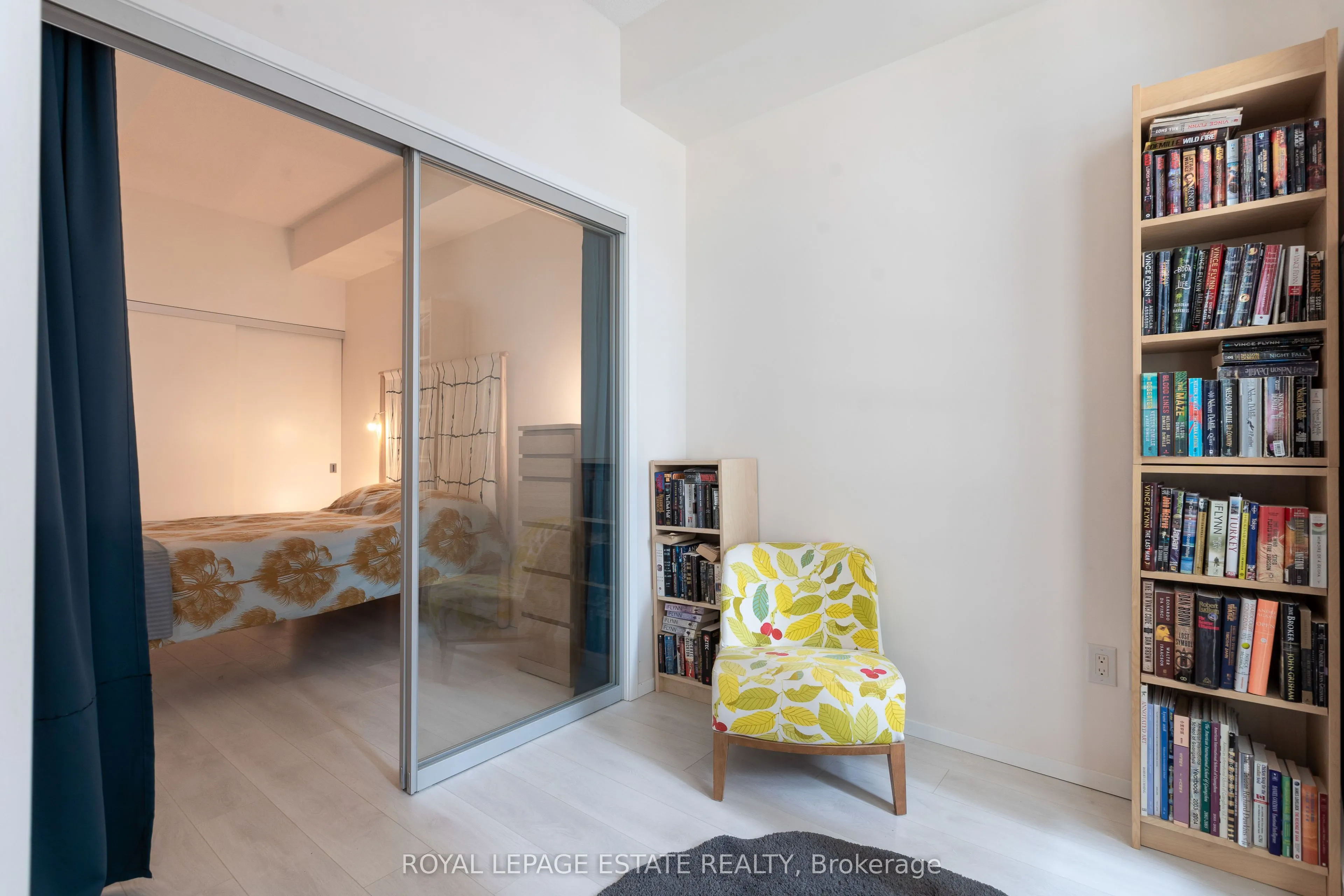 159 Dundas Street E, #404