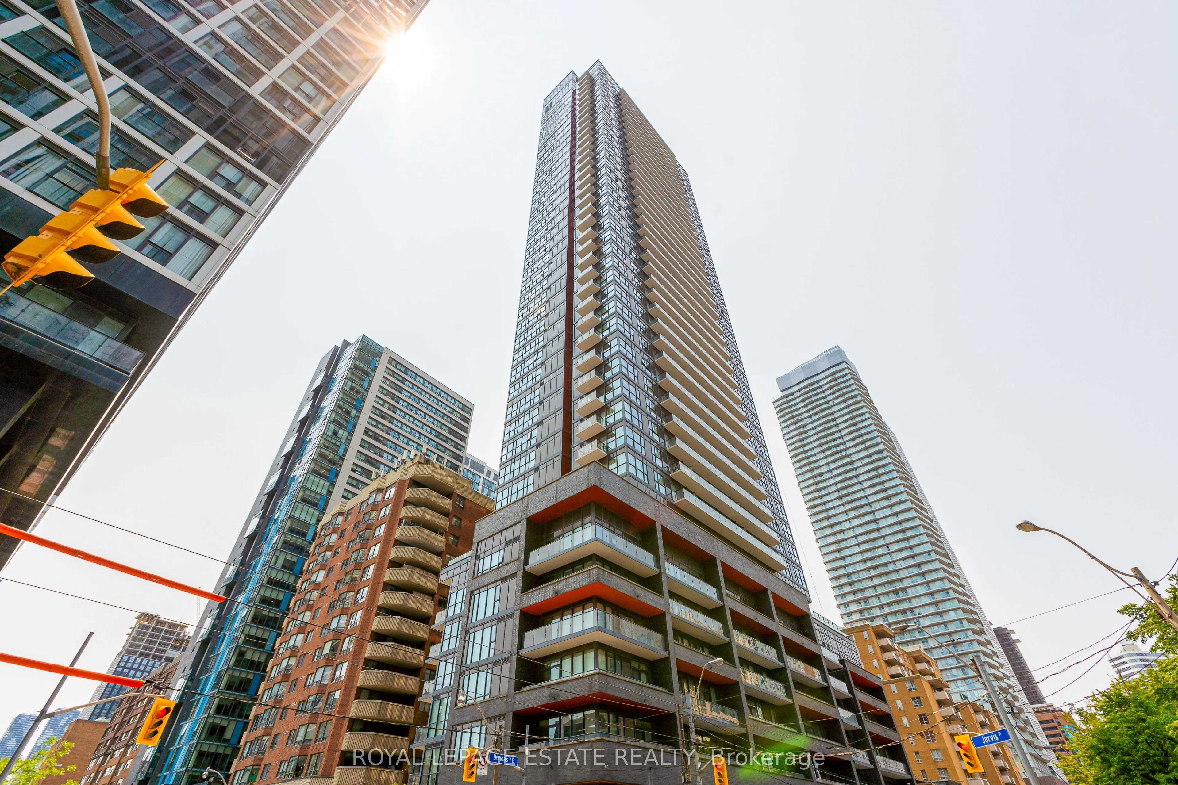 159 Dundas Street E, #404