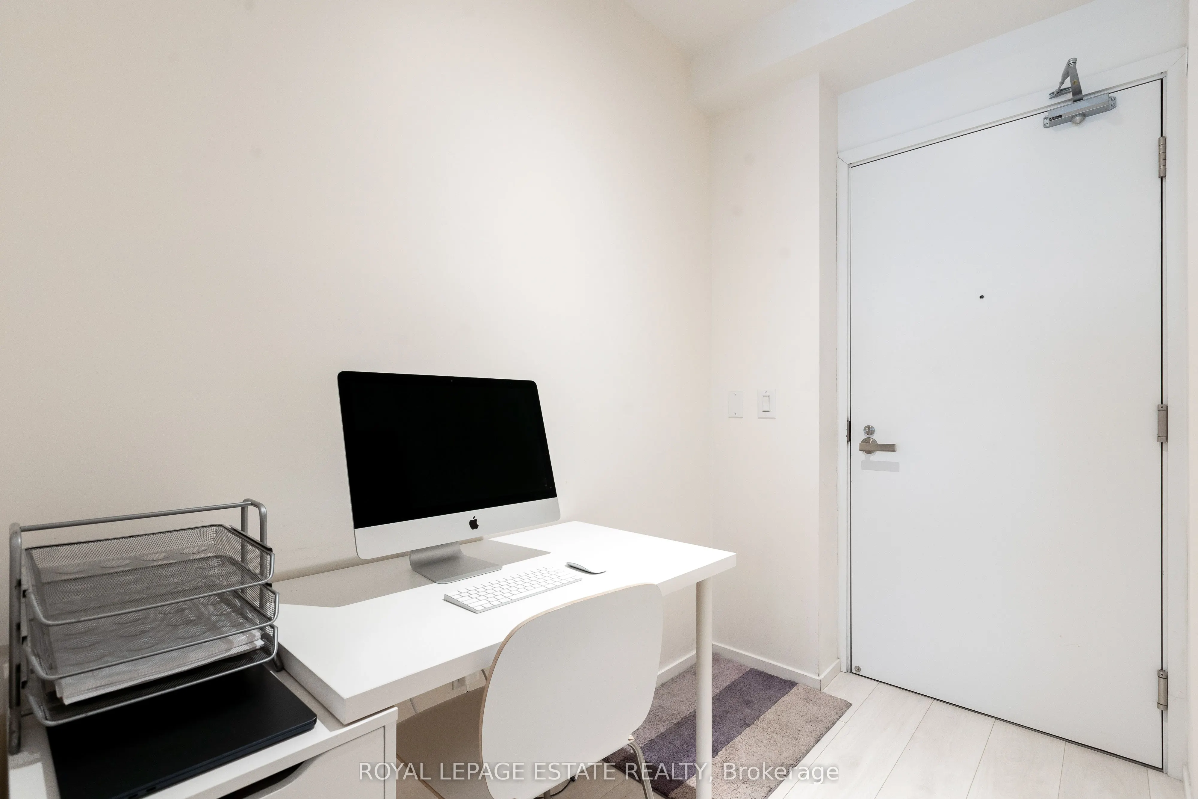 159 Dundas Street E, #404