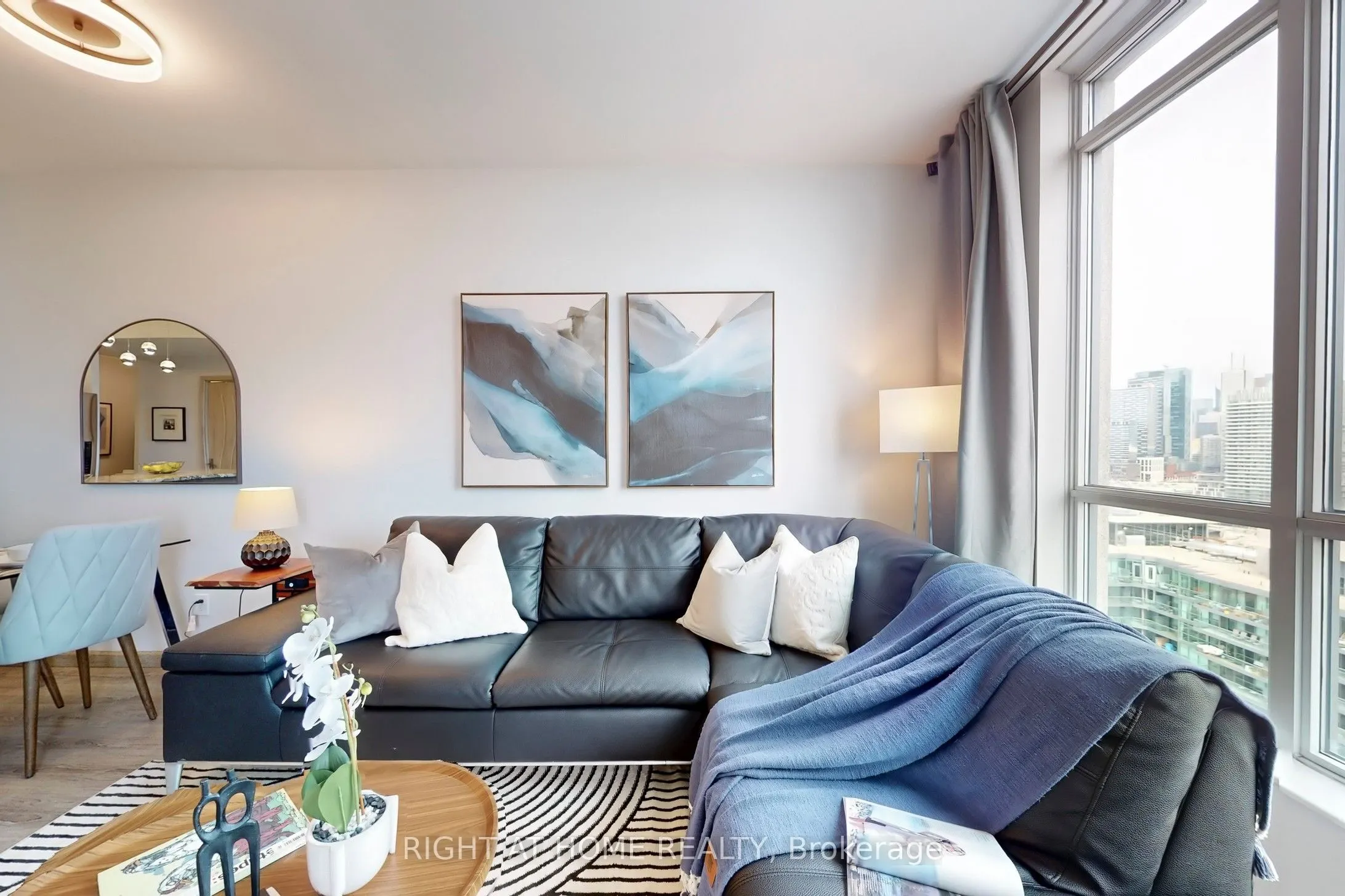 219 Fort York Boulevard, #2205