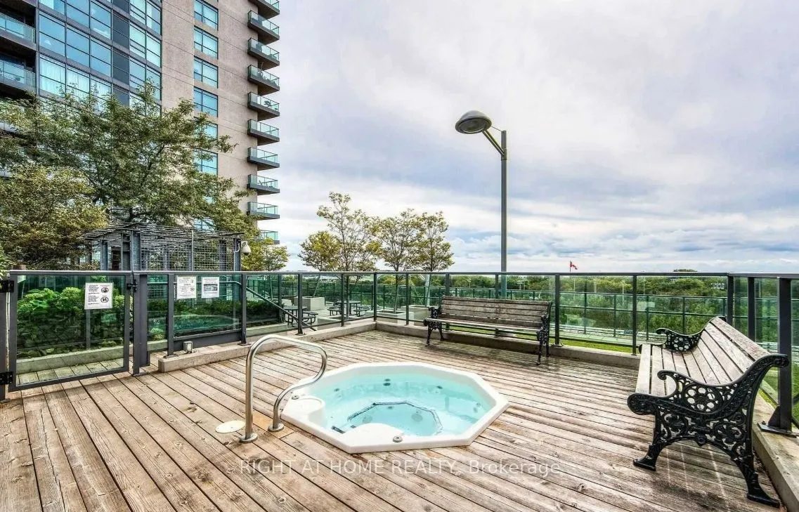 219 Fort York Boulevard, #2205