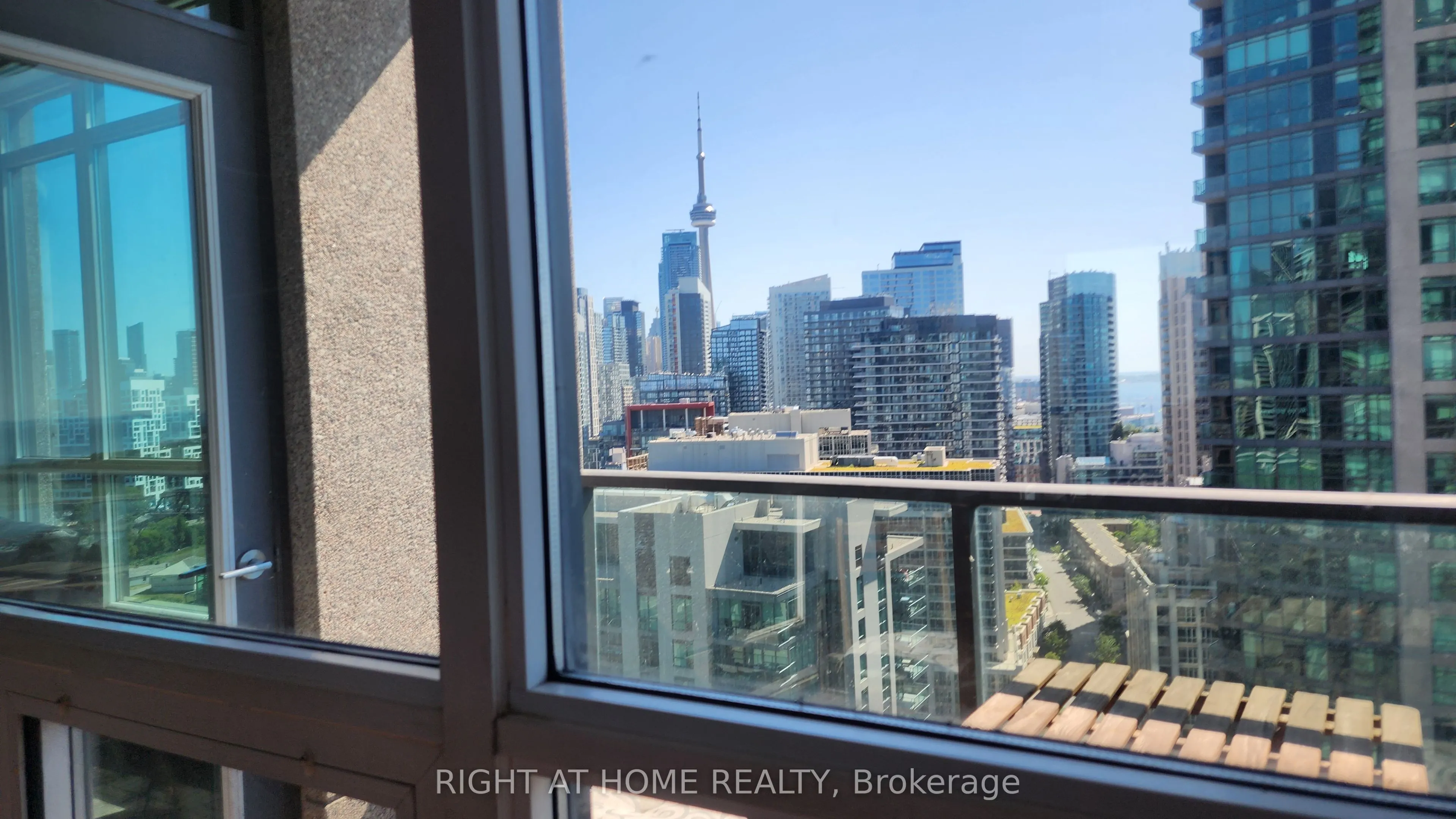 219 Fort York Boulevard, #2205