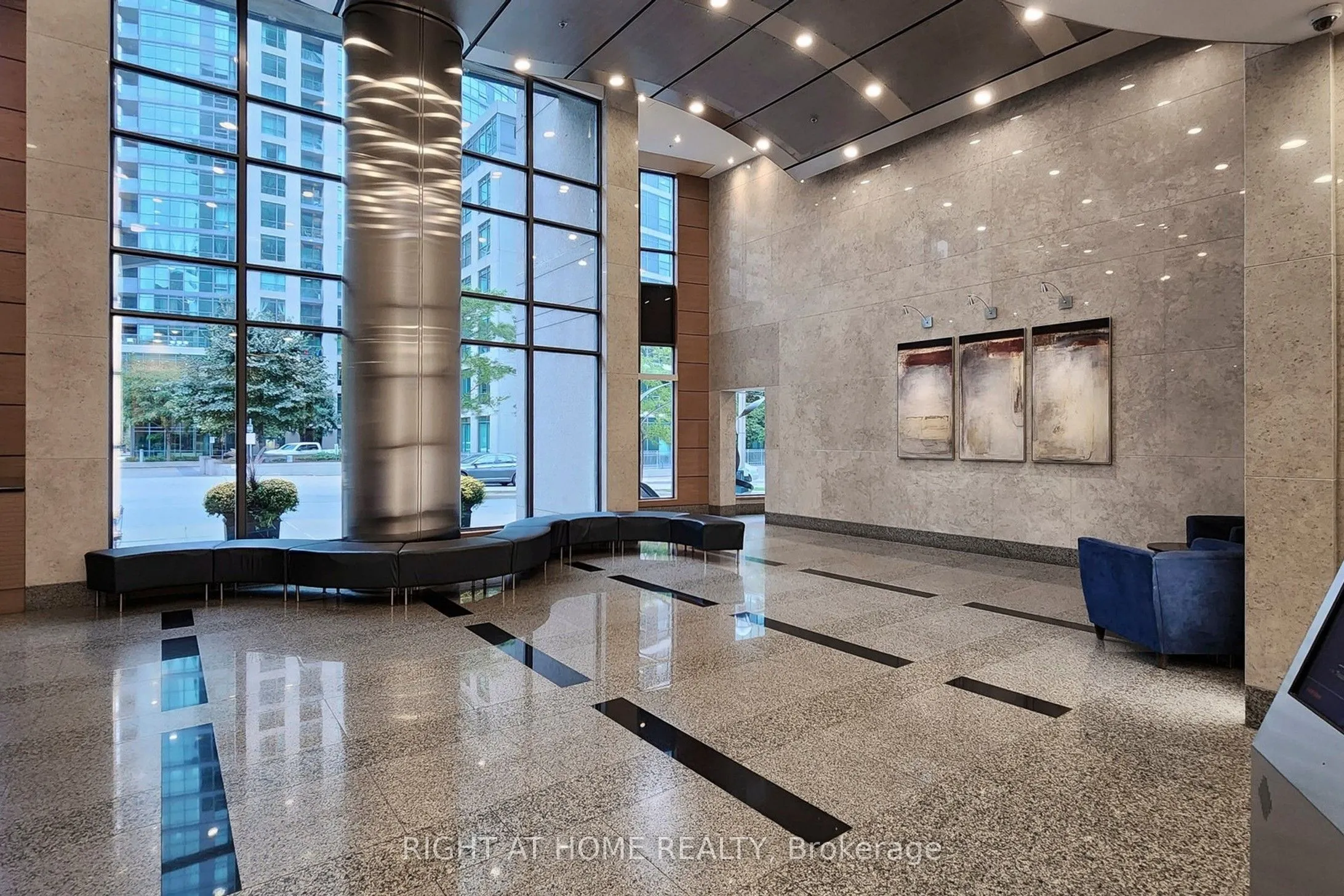 219 Fort York Boulevard, #2205