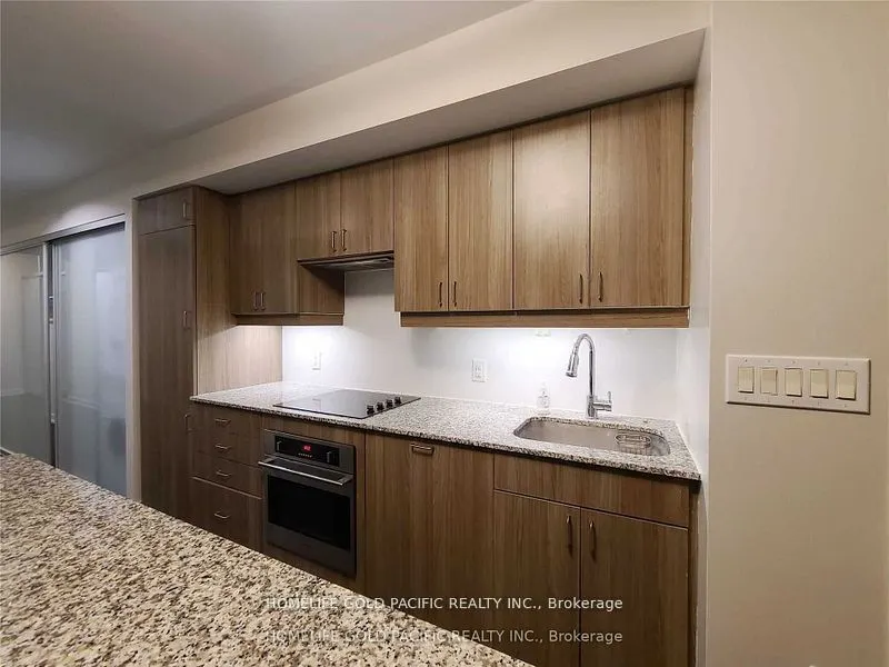 426 University Avenue, #1001