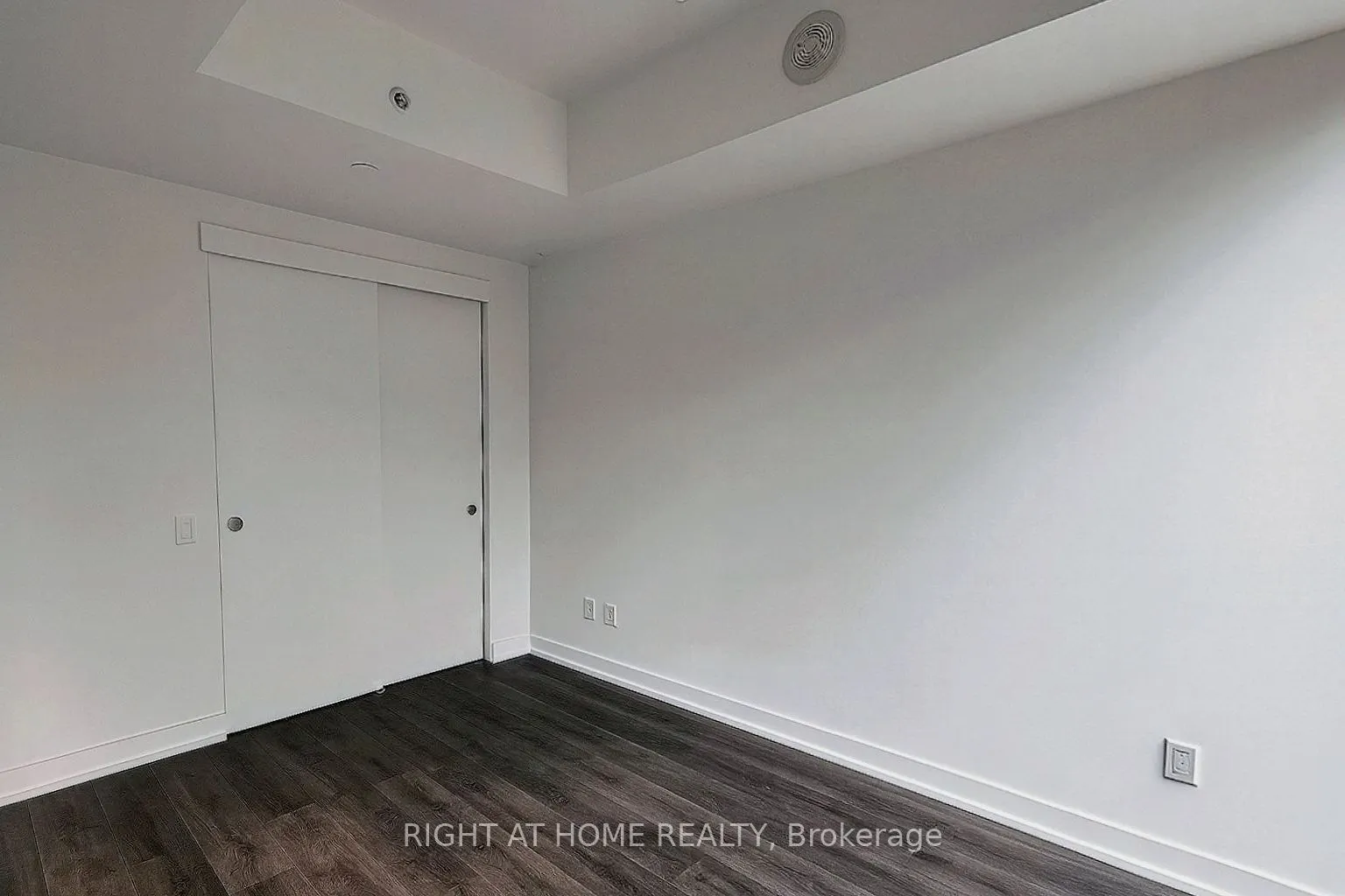 161 Roehampton Avenue, #724