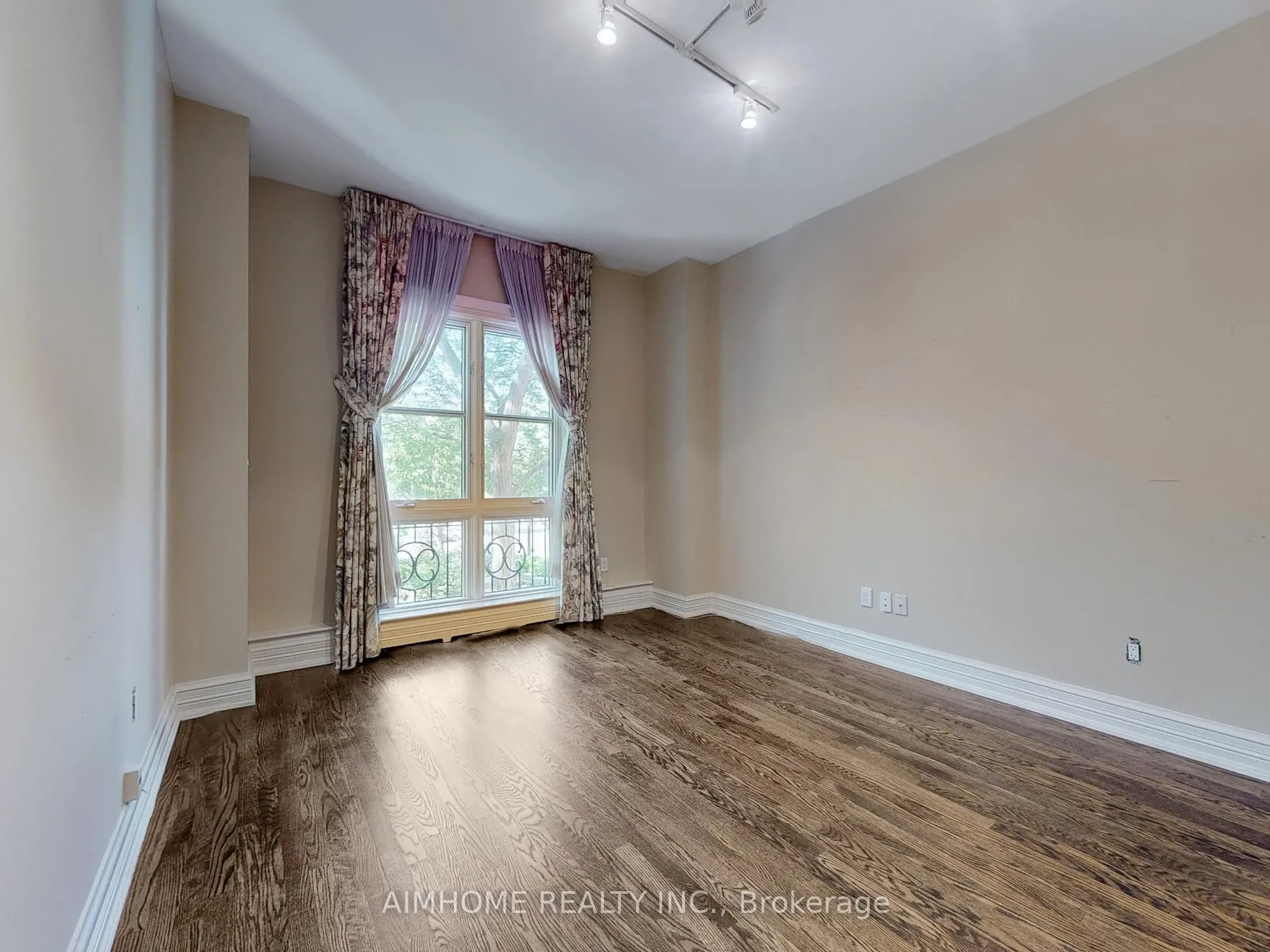 2 Chedington Place, #2C