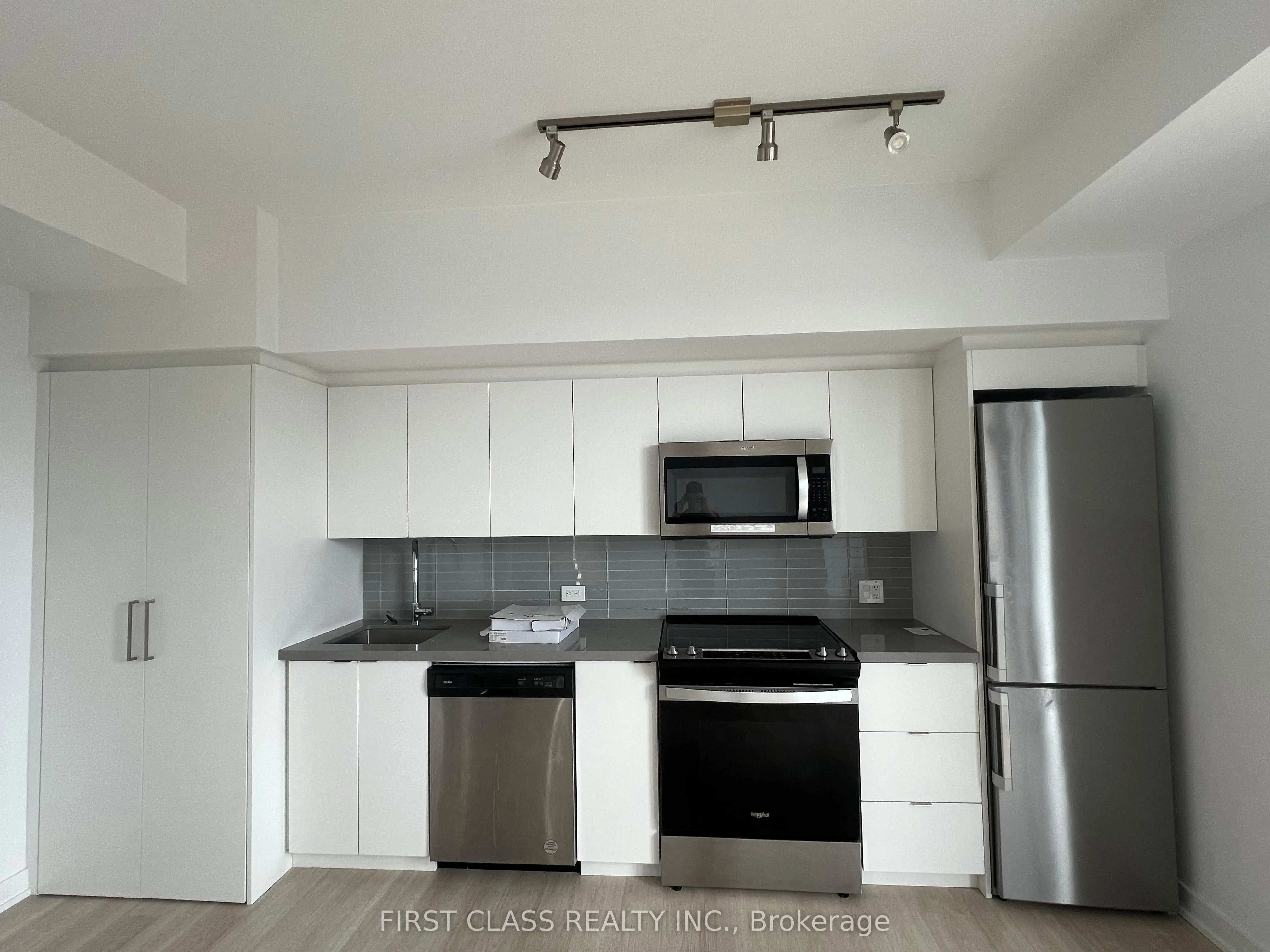 30 Tretti Way, #1202