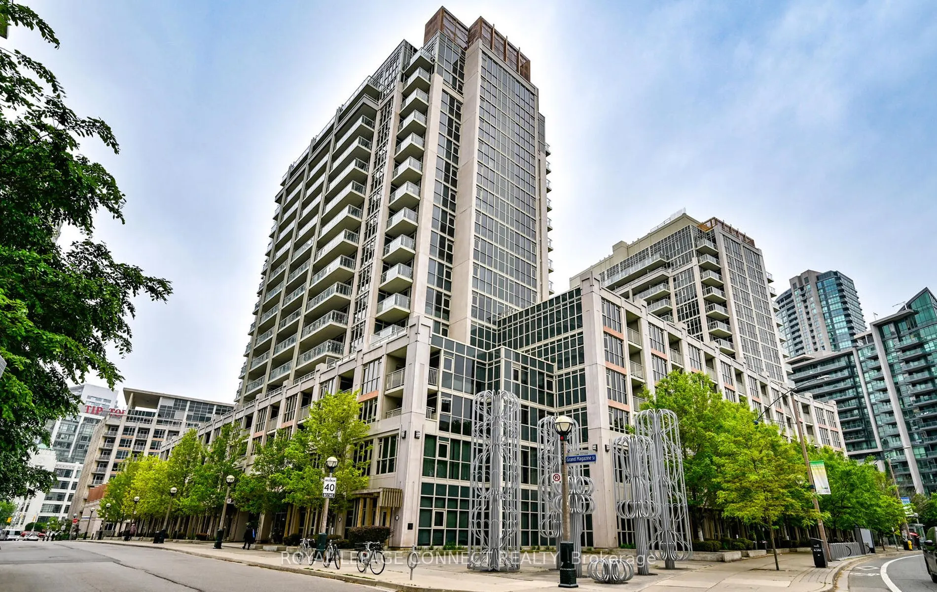 38 Grand Magazine Street, #2031