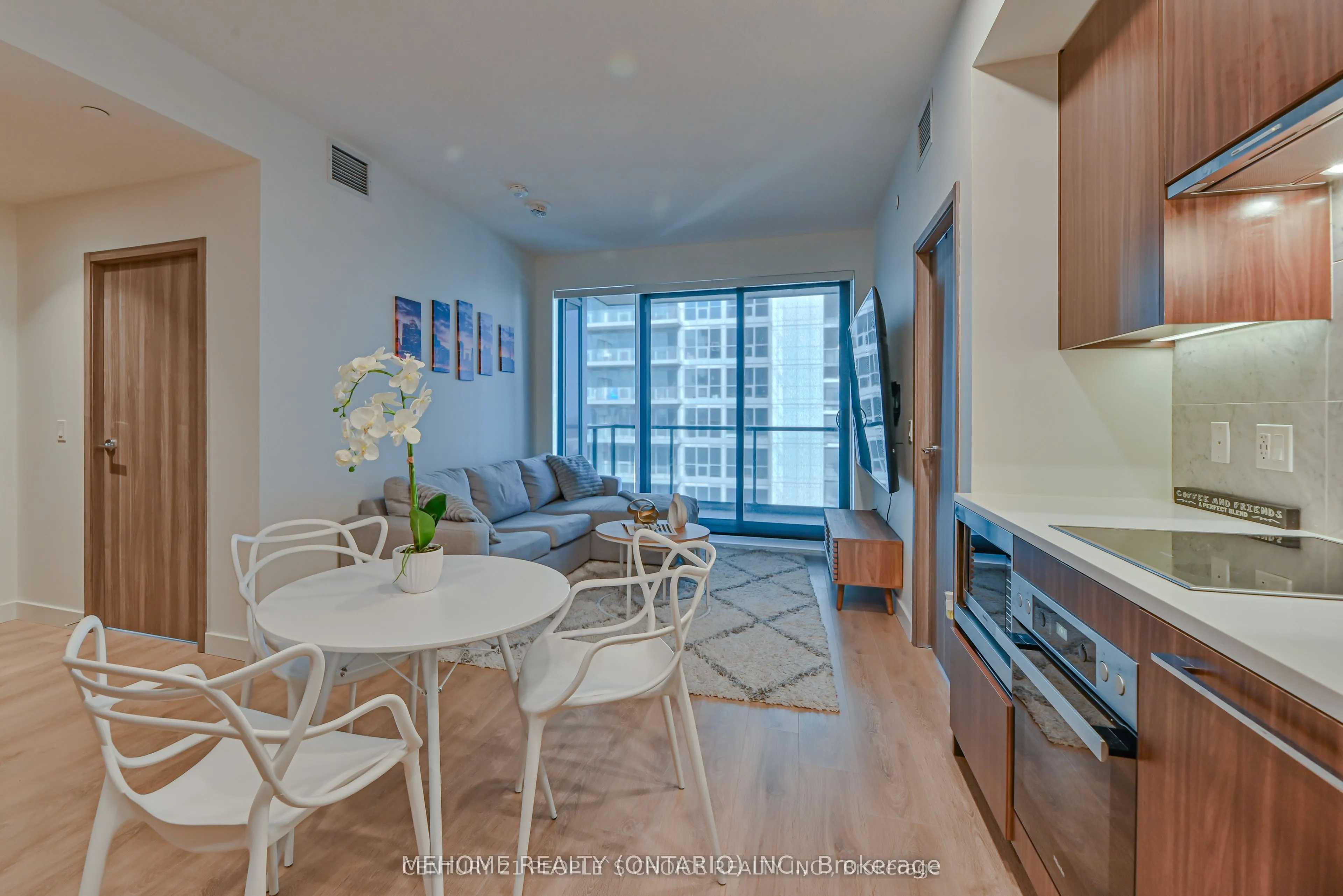 85 McMahon Drive, #3509