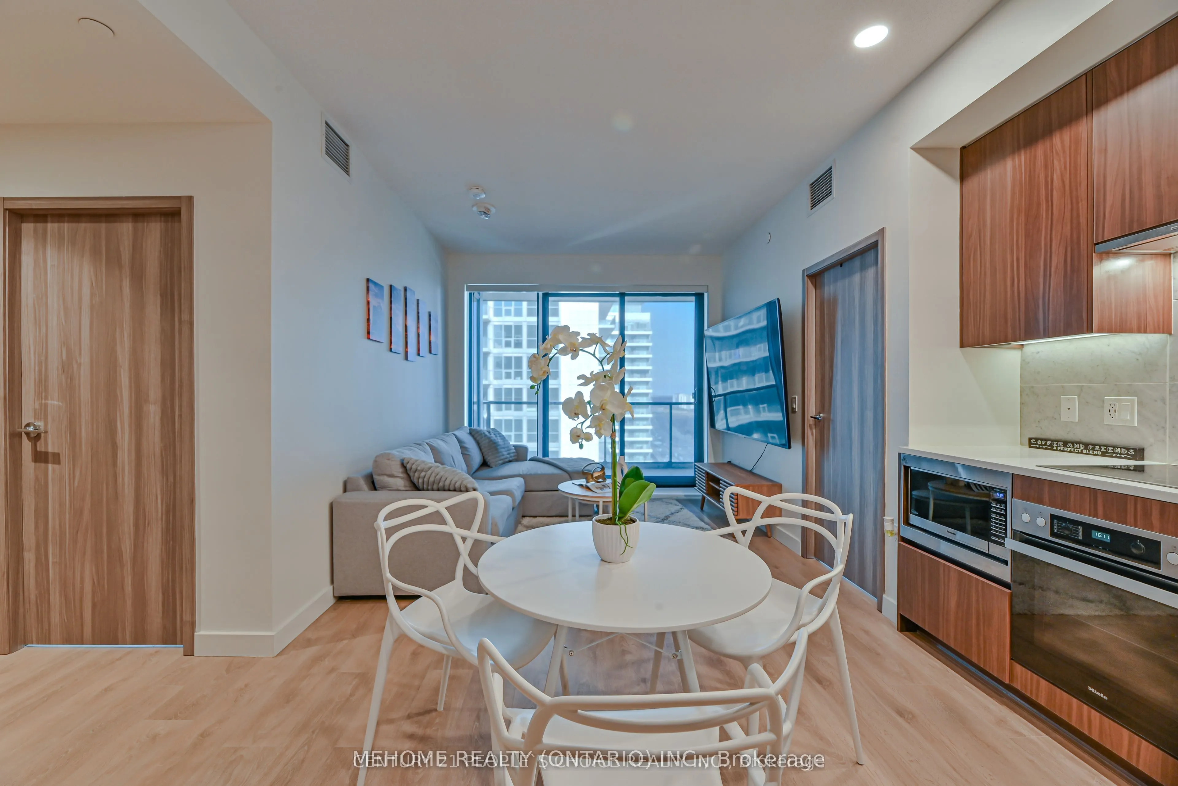 85 McMahon Drive, #3509