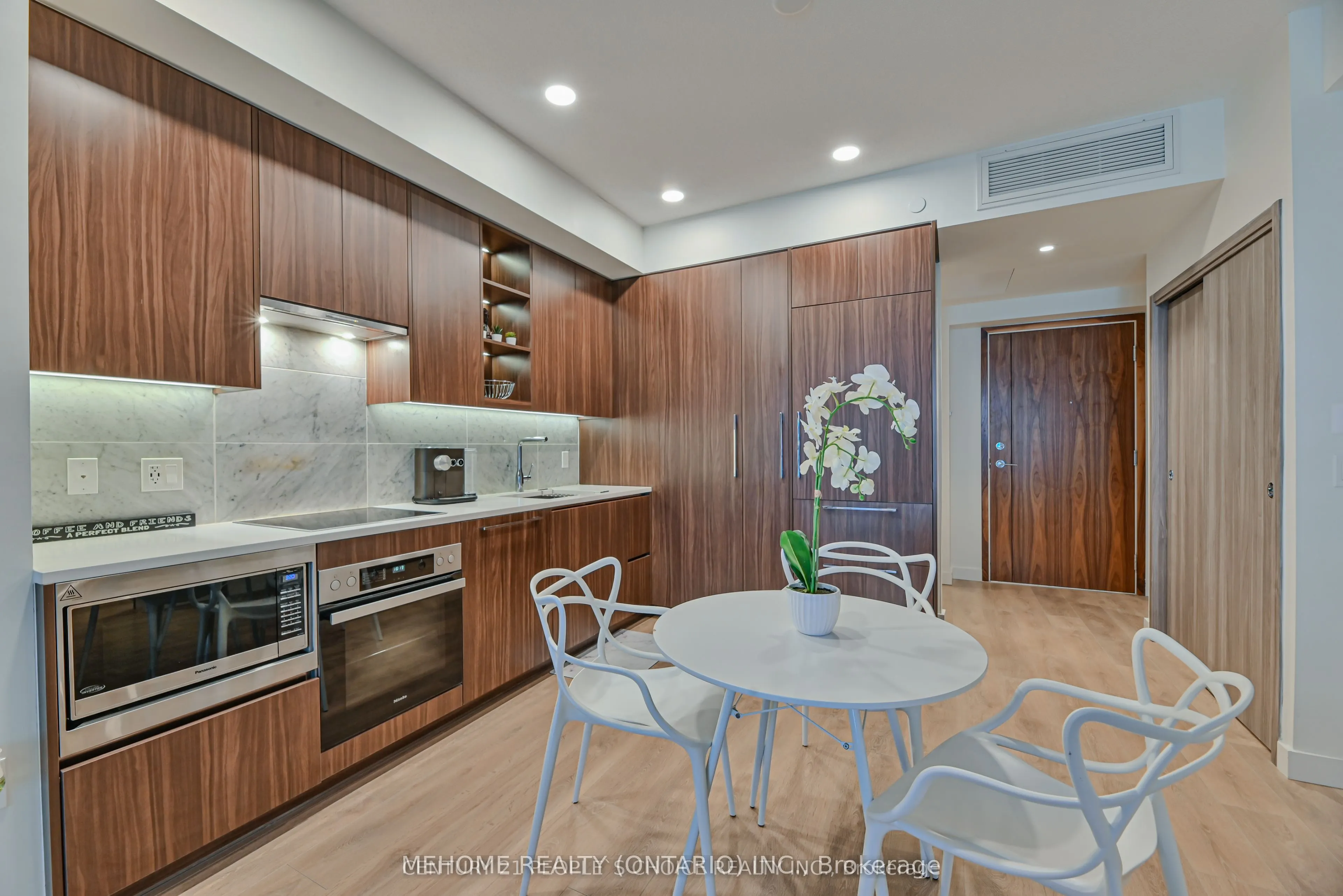 85 McMahon Drive, #3509