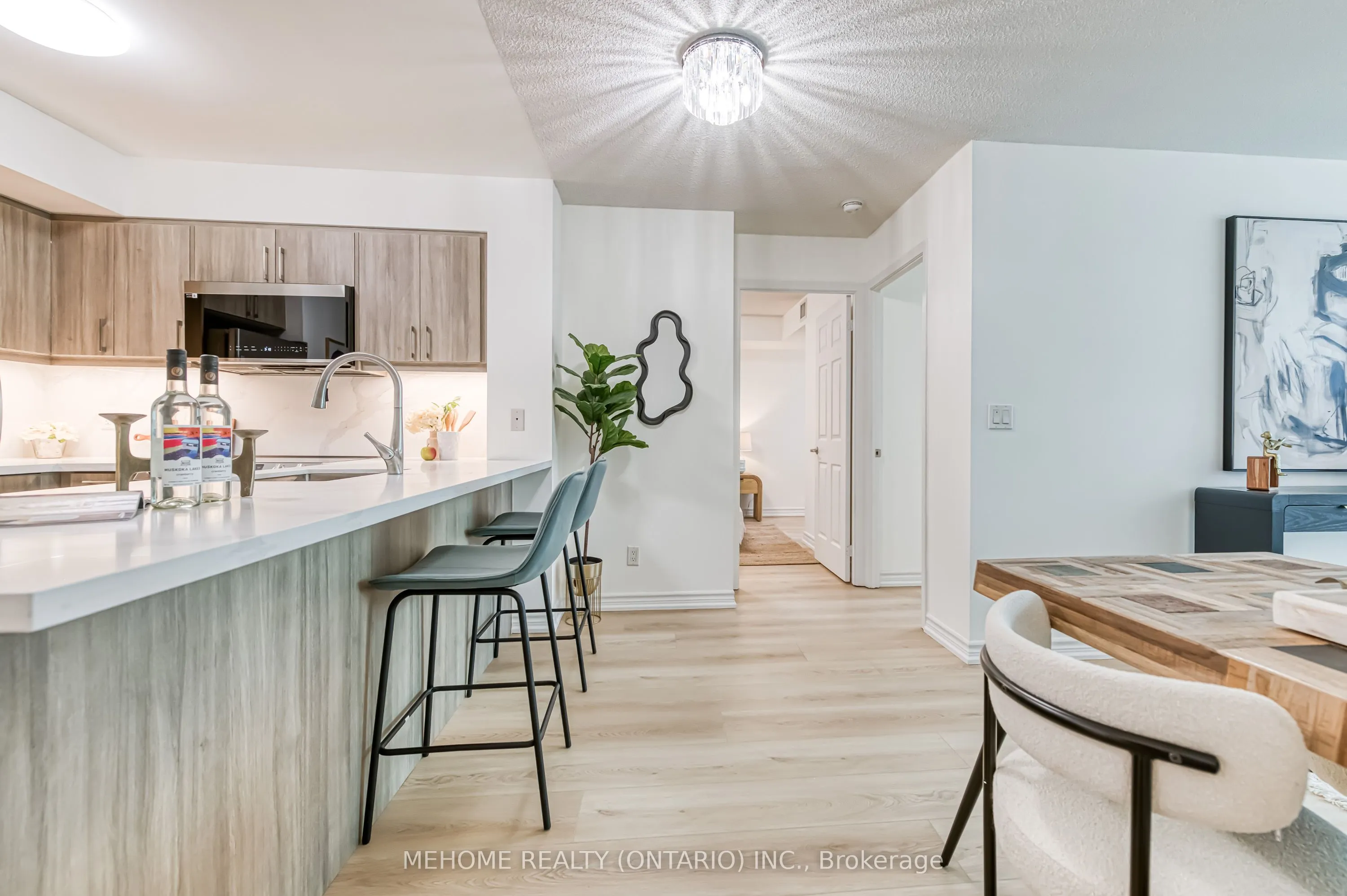 19 Grand Trunk Crescent, #702