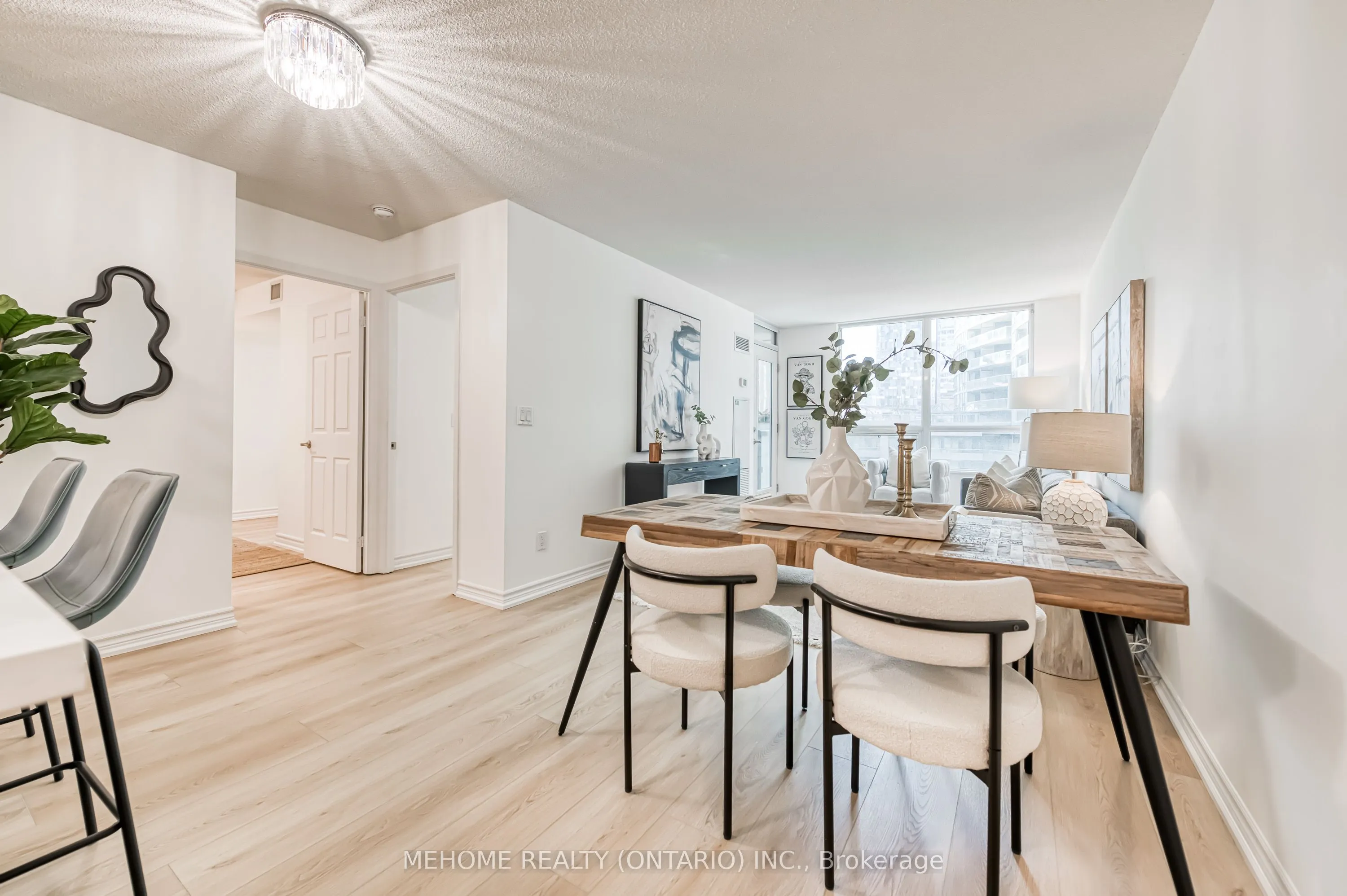 19 Grand Trunk Crescent, #702