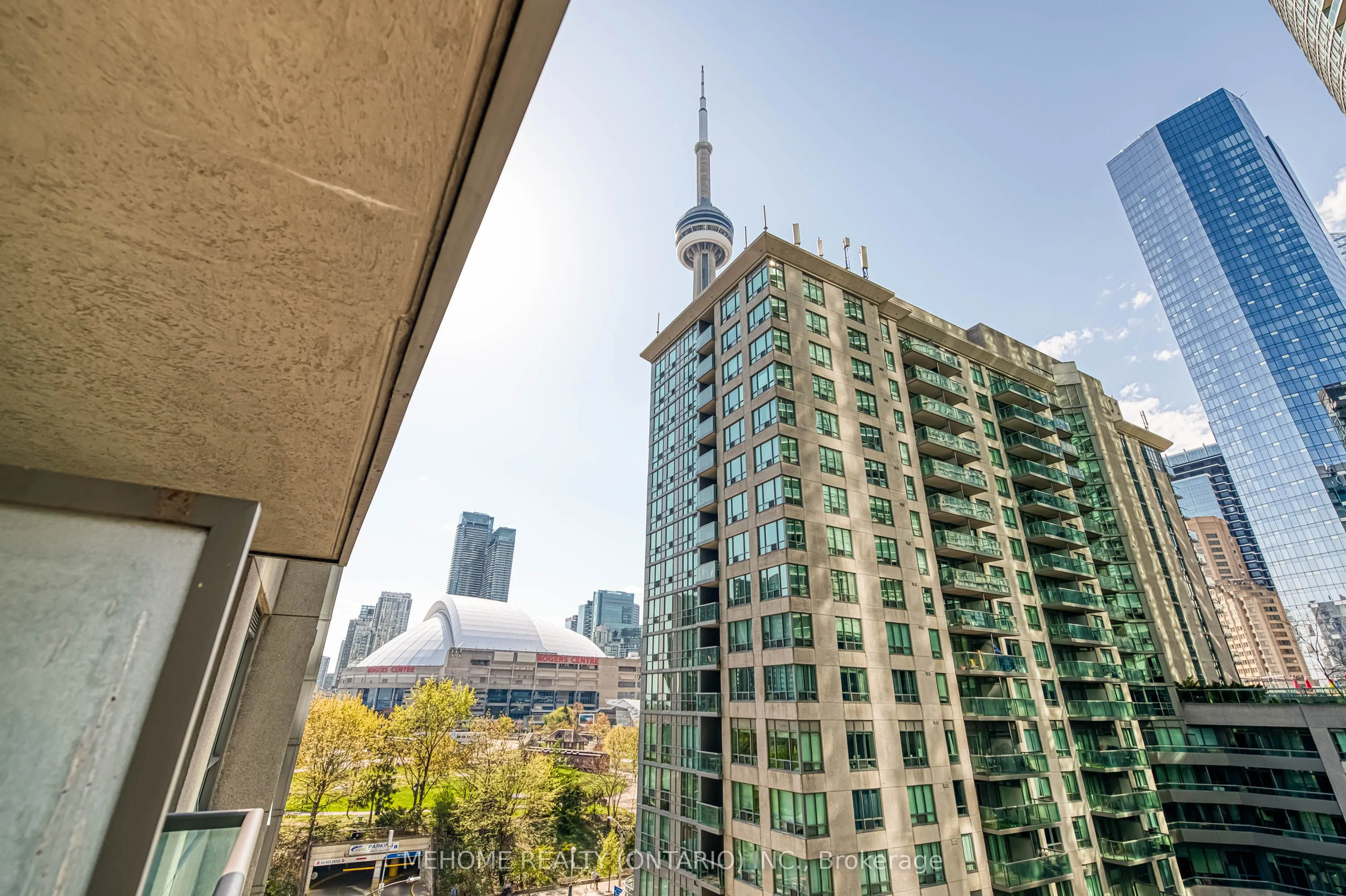 19 Grand Trunk Crescent, #702