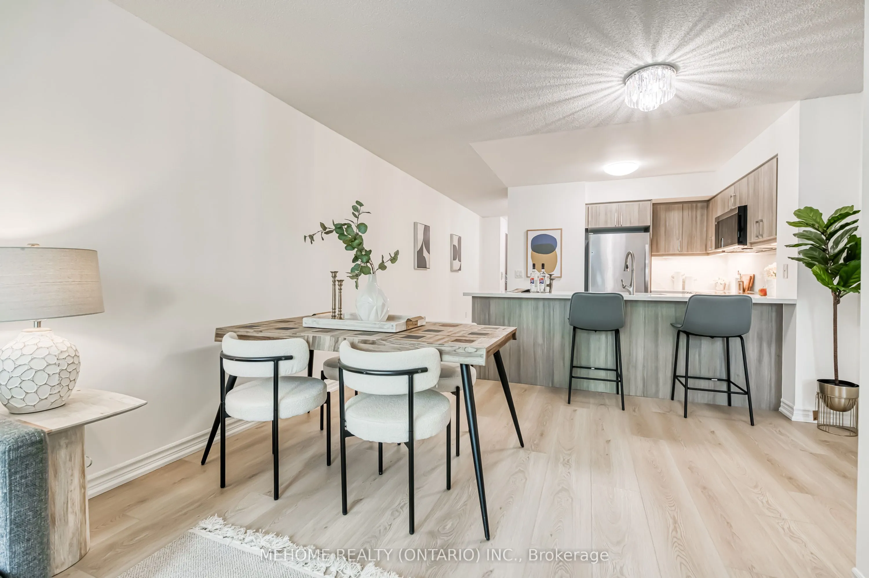 19 Grand Trunk Crescent, #702