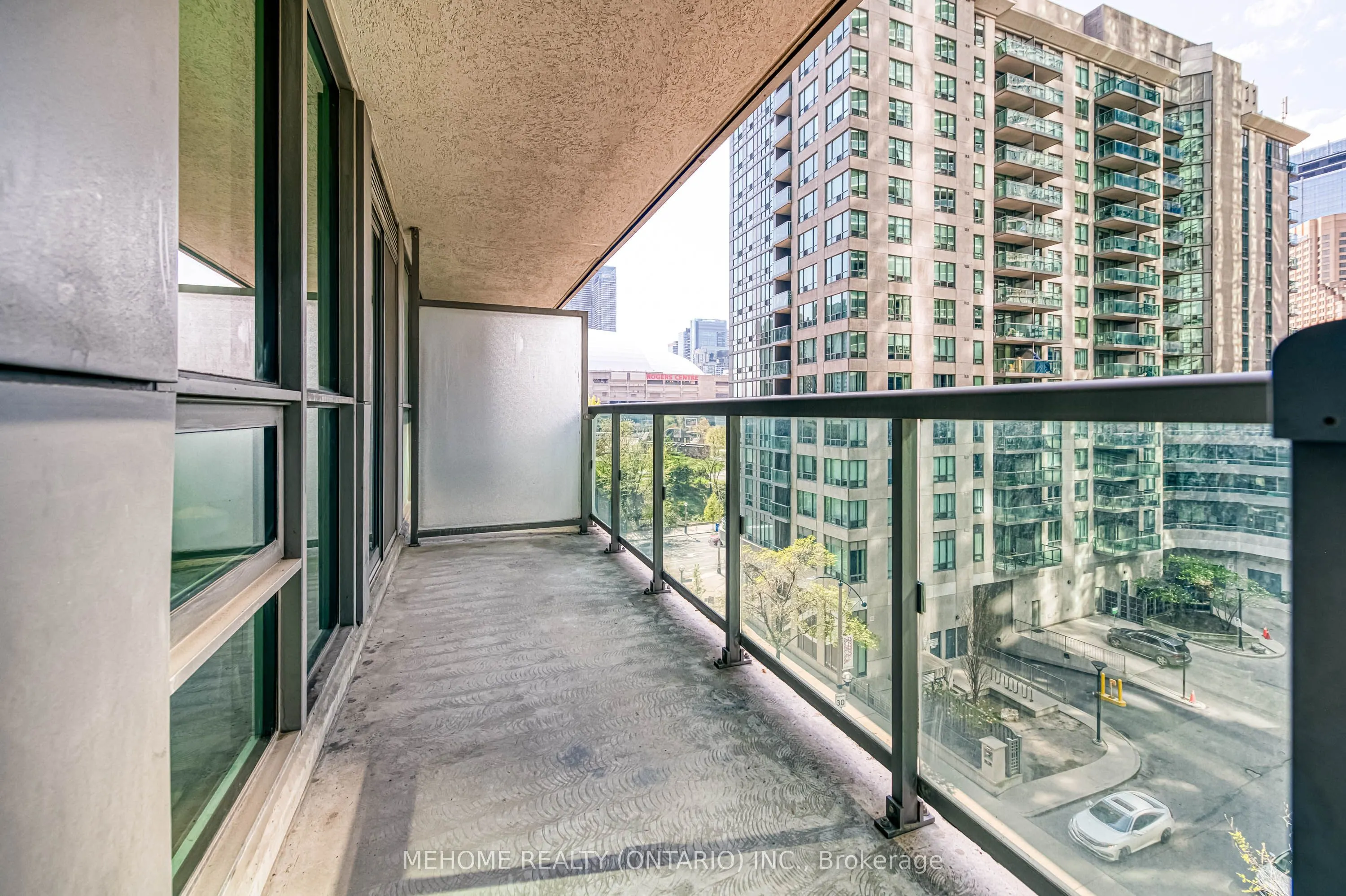 19 Grand Trunk Crescent, #702