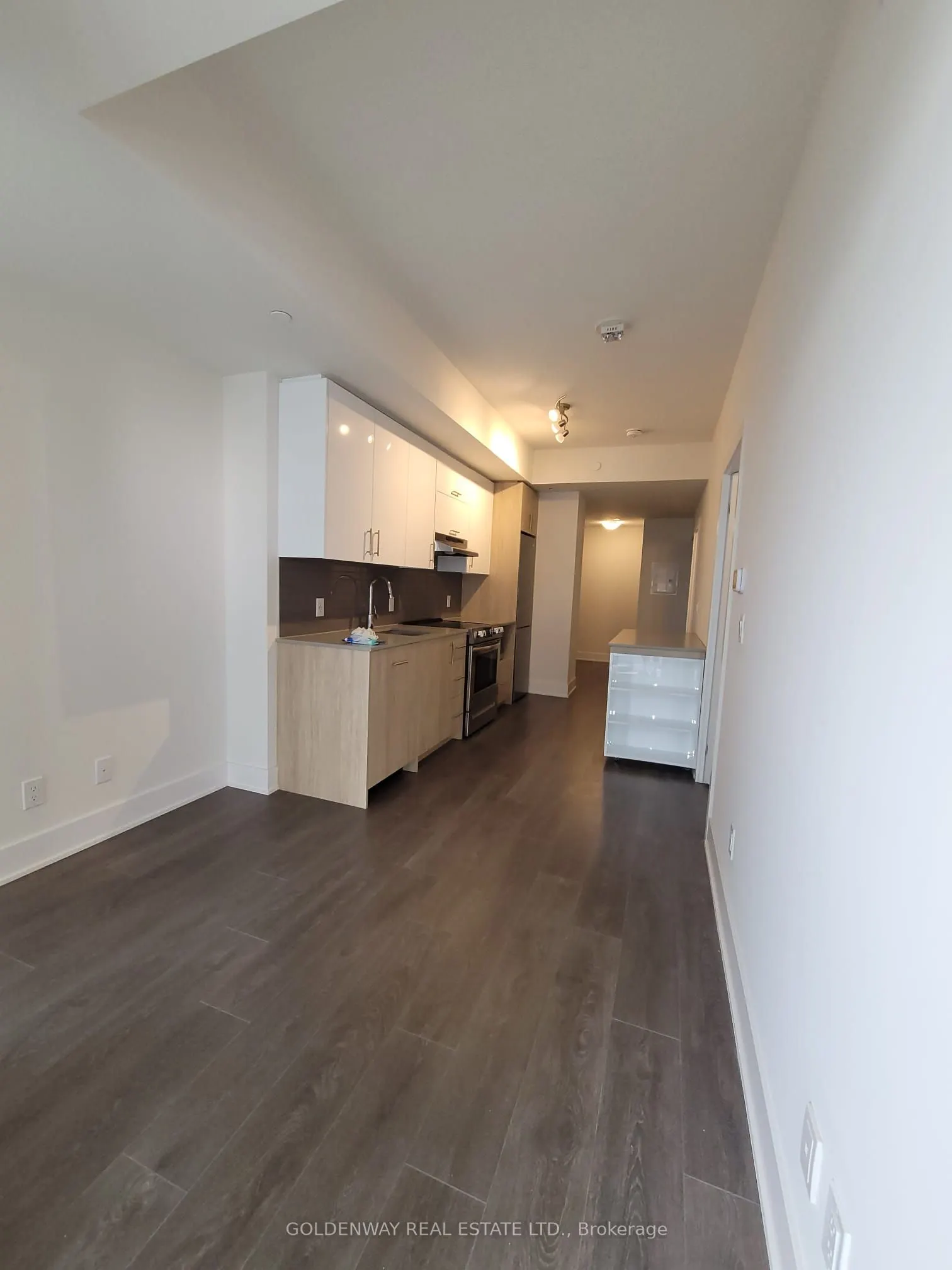 188 Fairview Mall Drive, #901