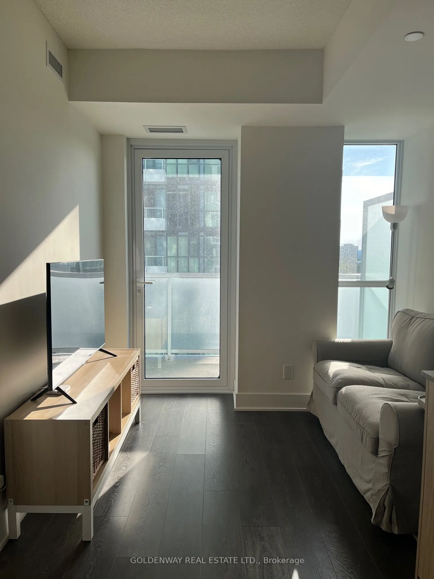 188 Fairview Mall Drive, #901