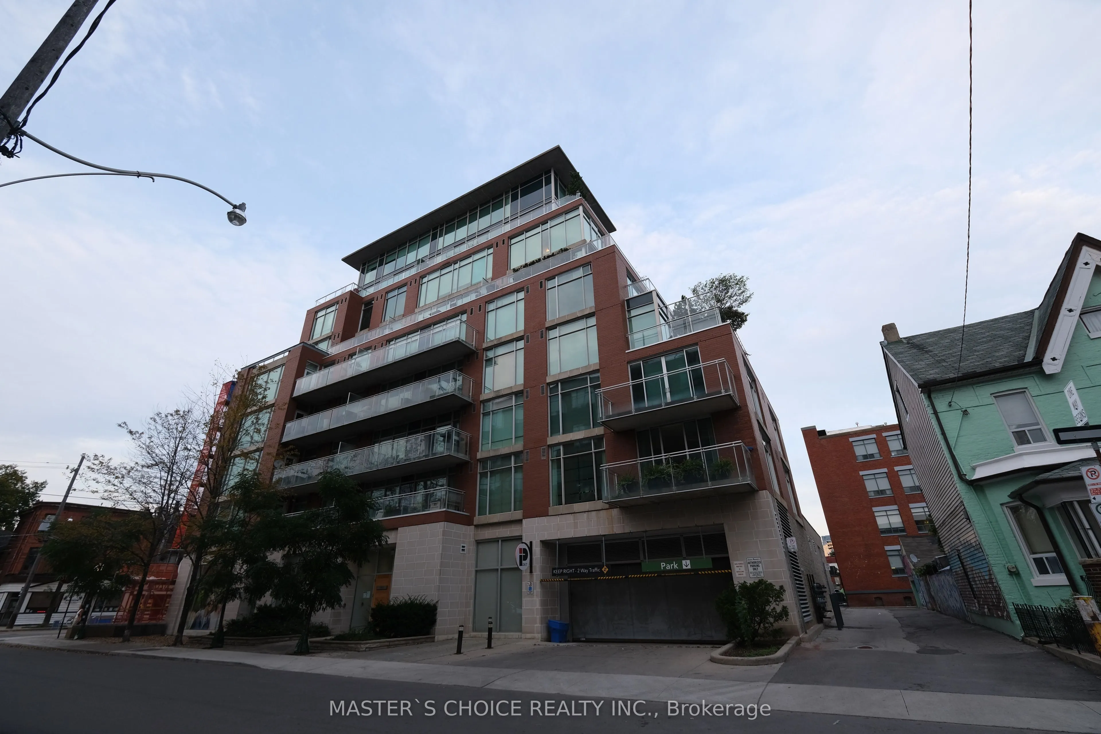301 Markham Street, #506