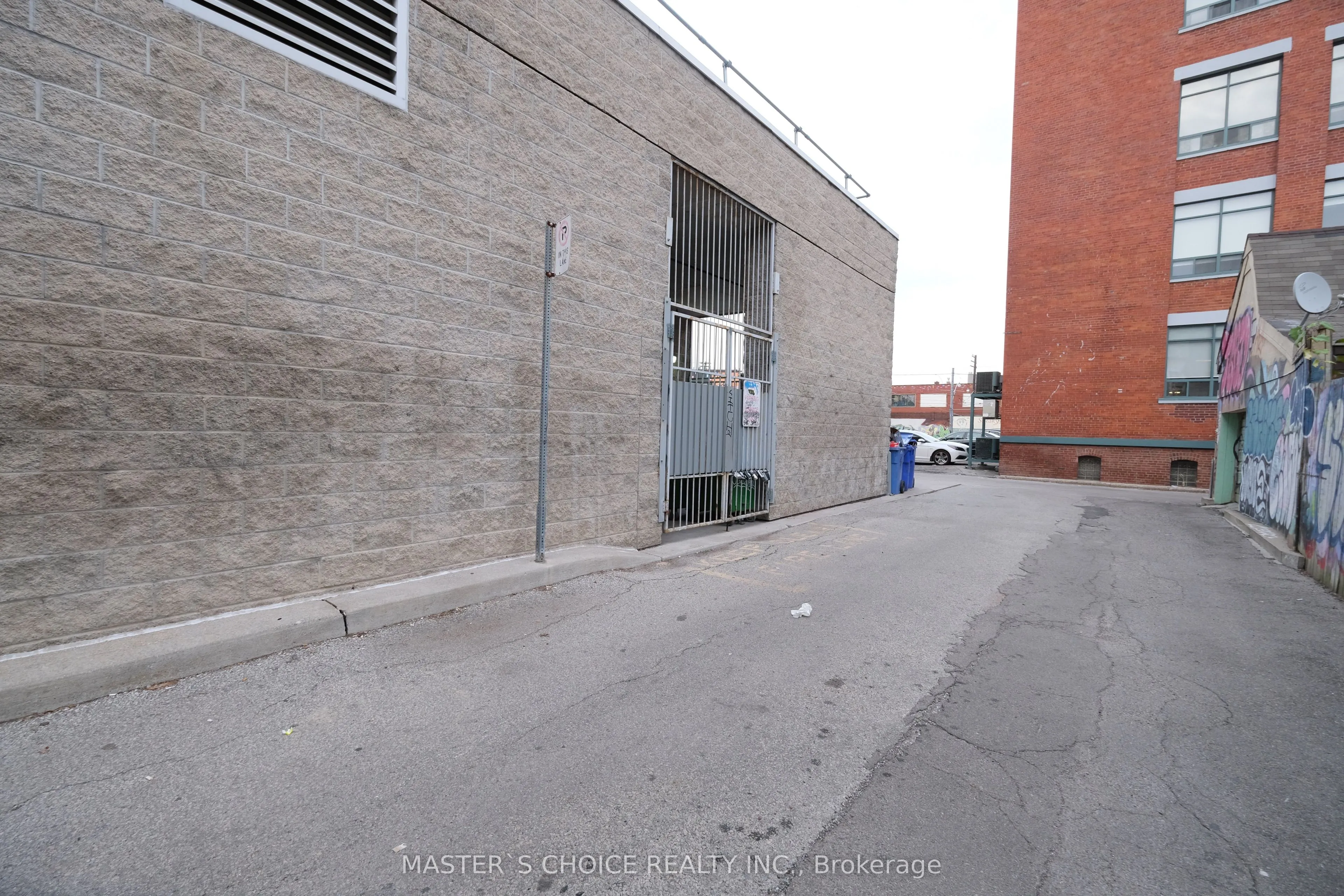 301 Markham Street, #506