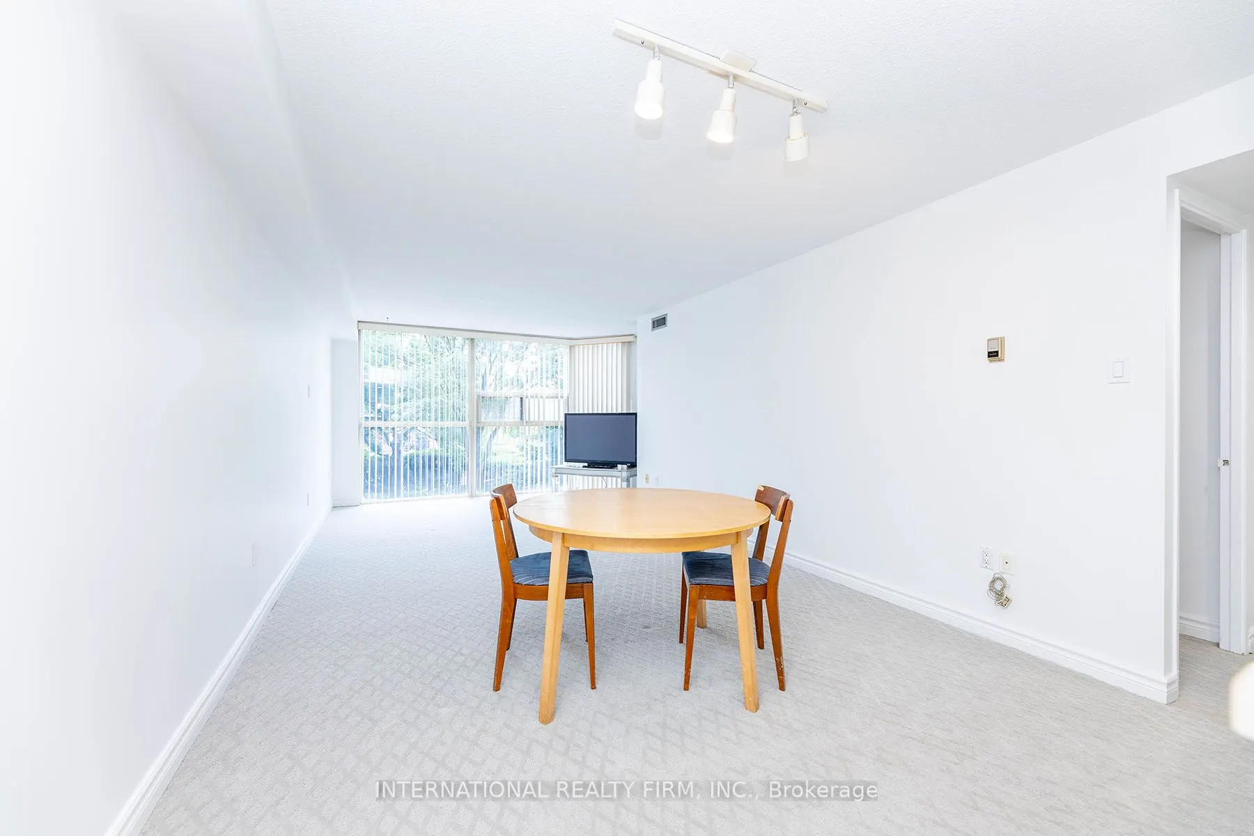 705 King Street W, #215
