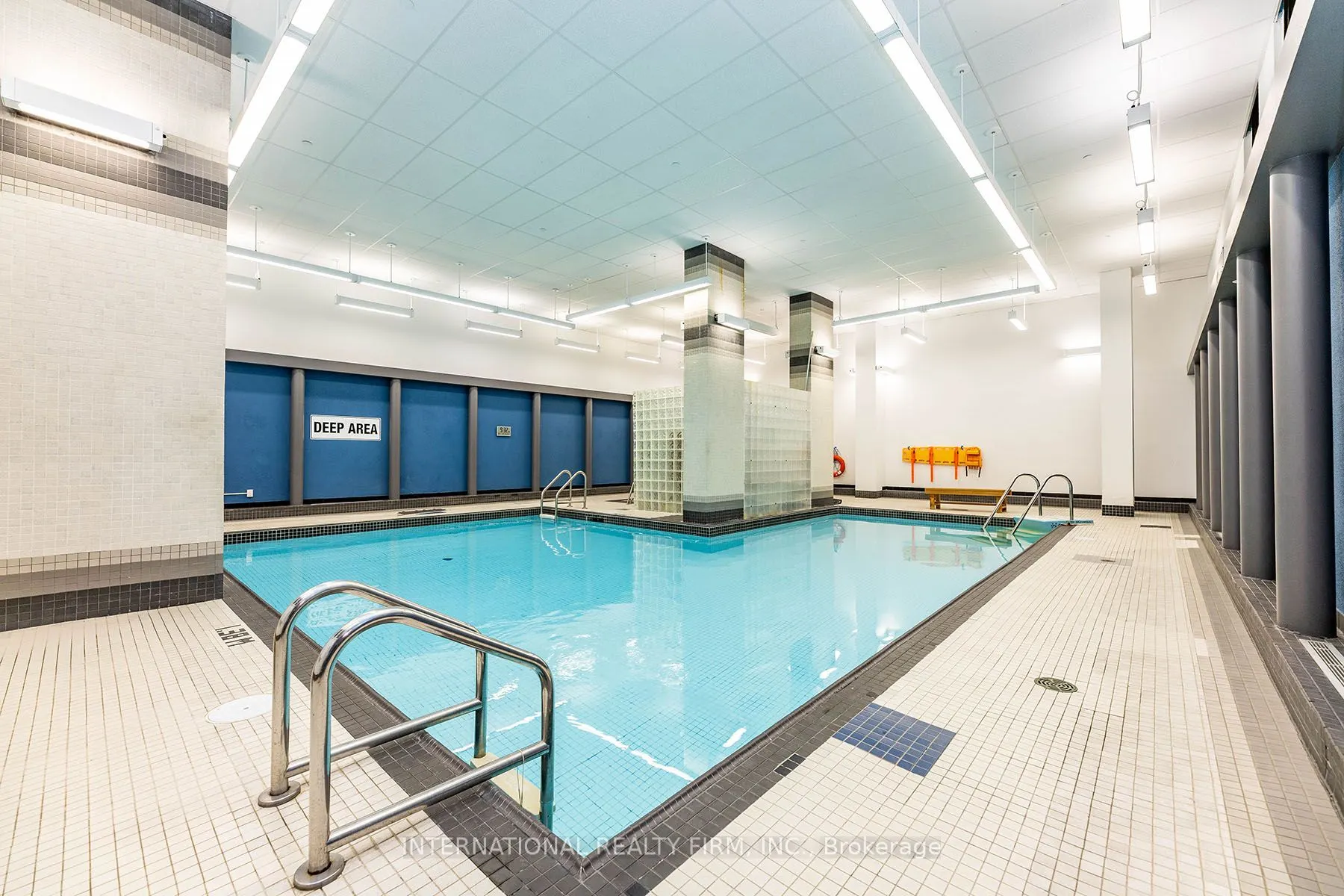 705 King Street W, #215