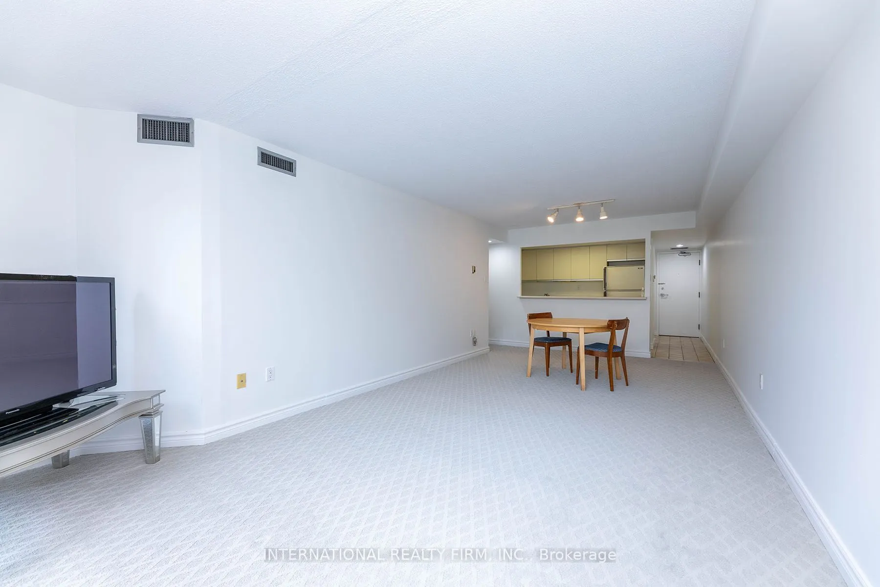 705 King Street W, #215