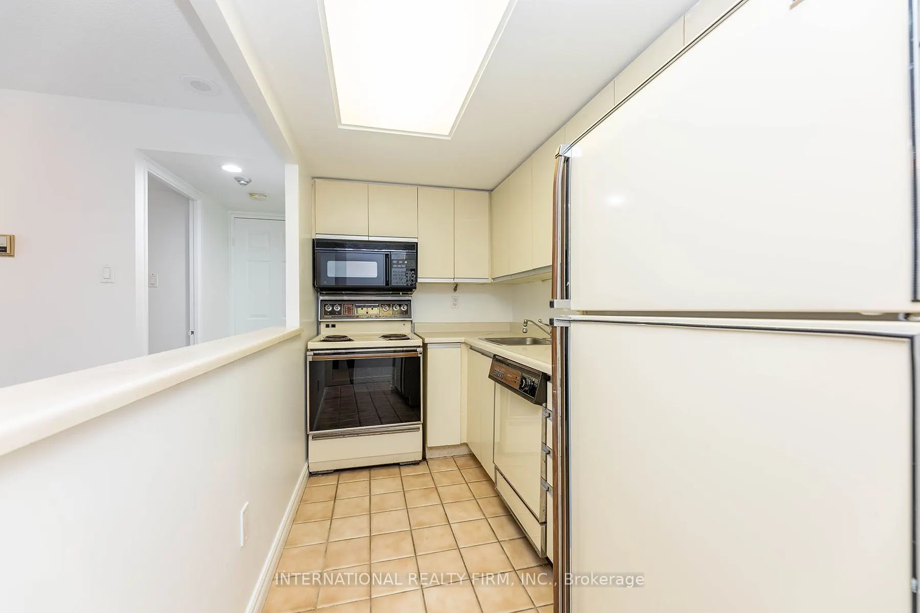 705 King Street W, #215