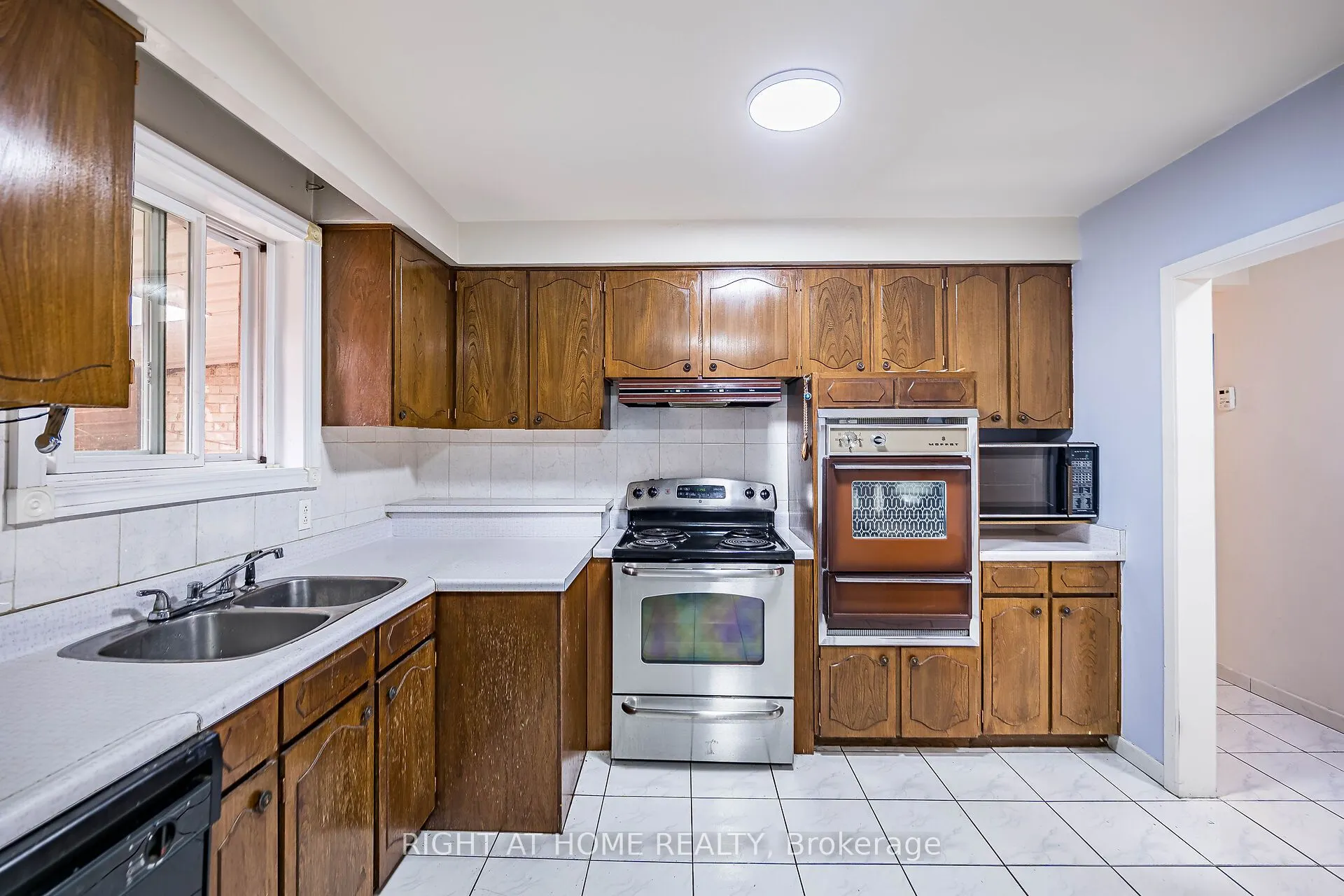 233 Faywood Boulevard
