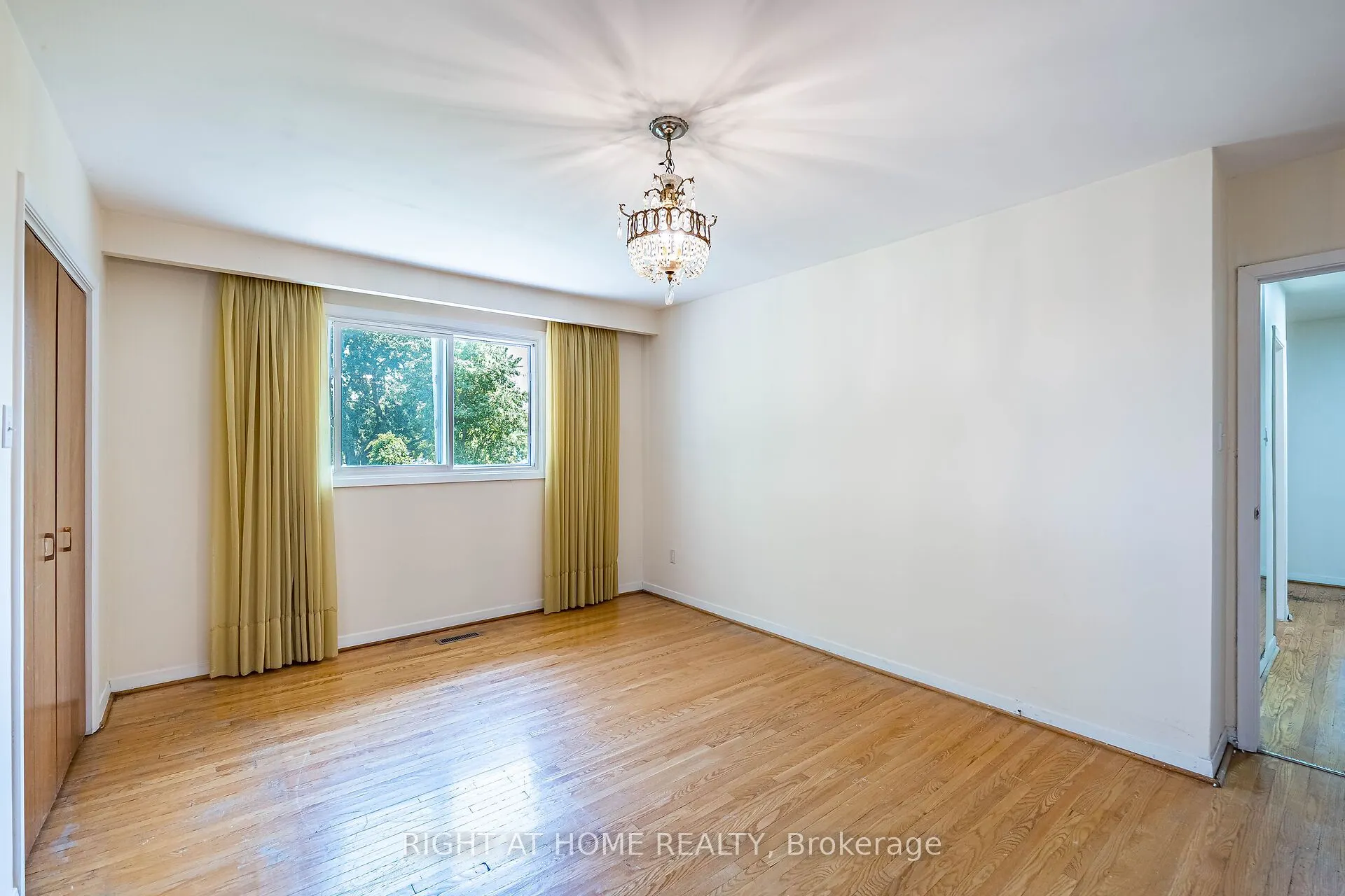 233 Faywood Boulevard