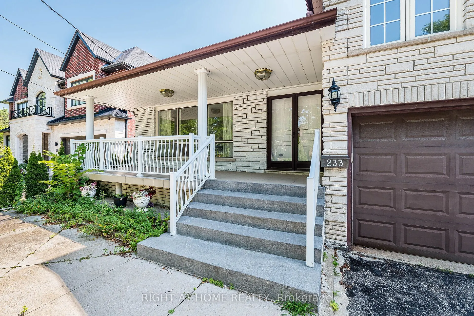 233 Faywood Boulevard