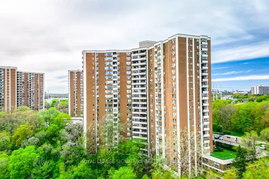 60 Pavane Linkway, #1914