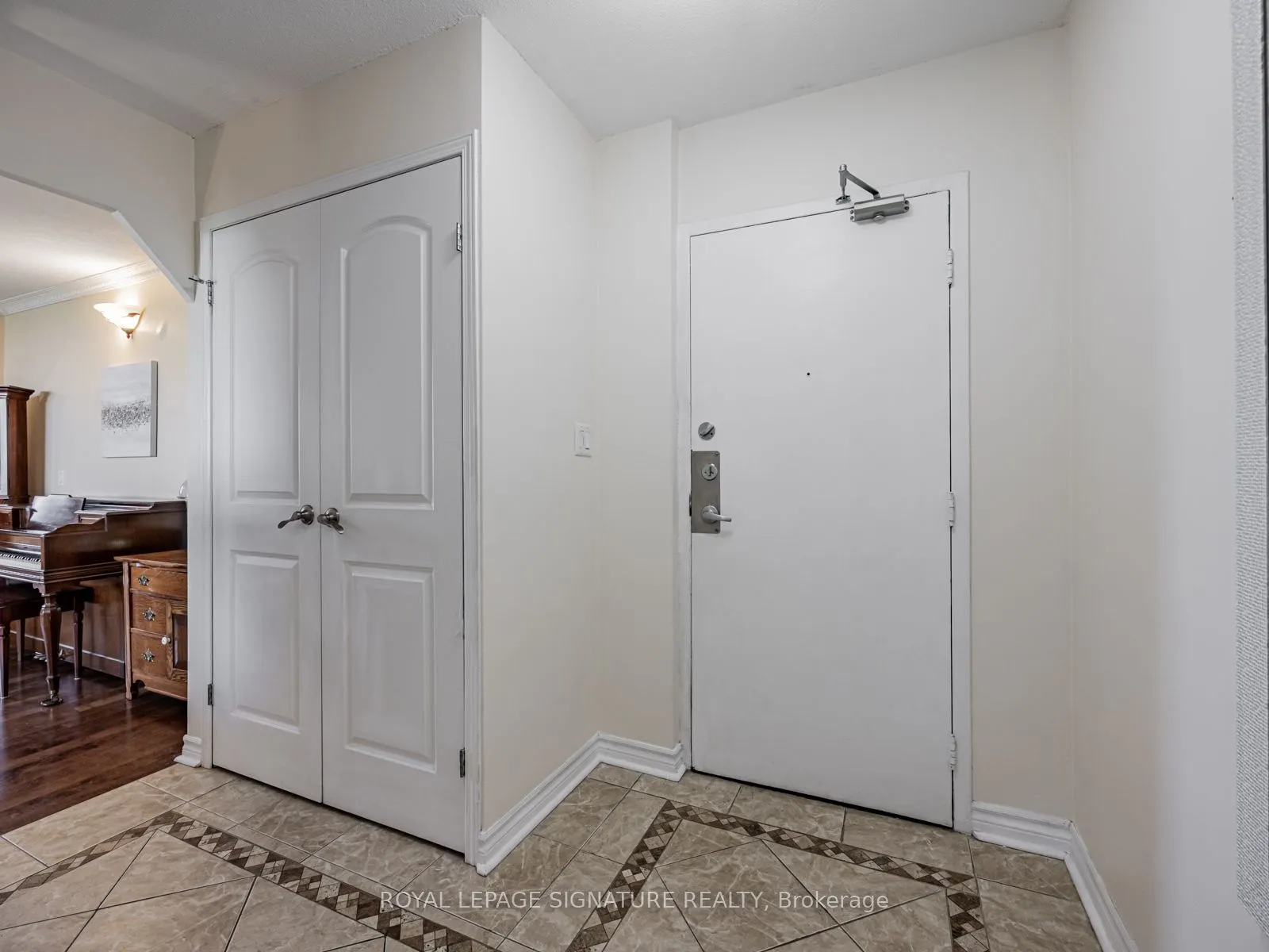 60 Pavane Linkway, #1914