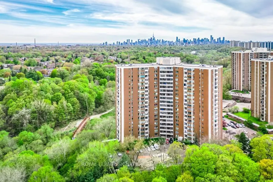 60 Pavane Linkway, #1914