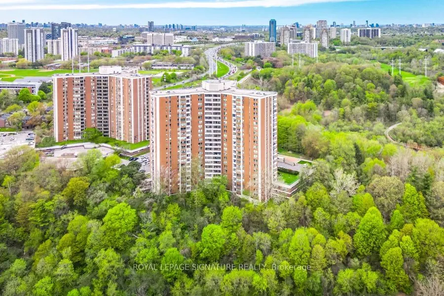 60 Pavane Linkway, #1914